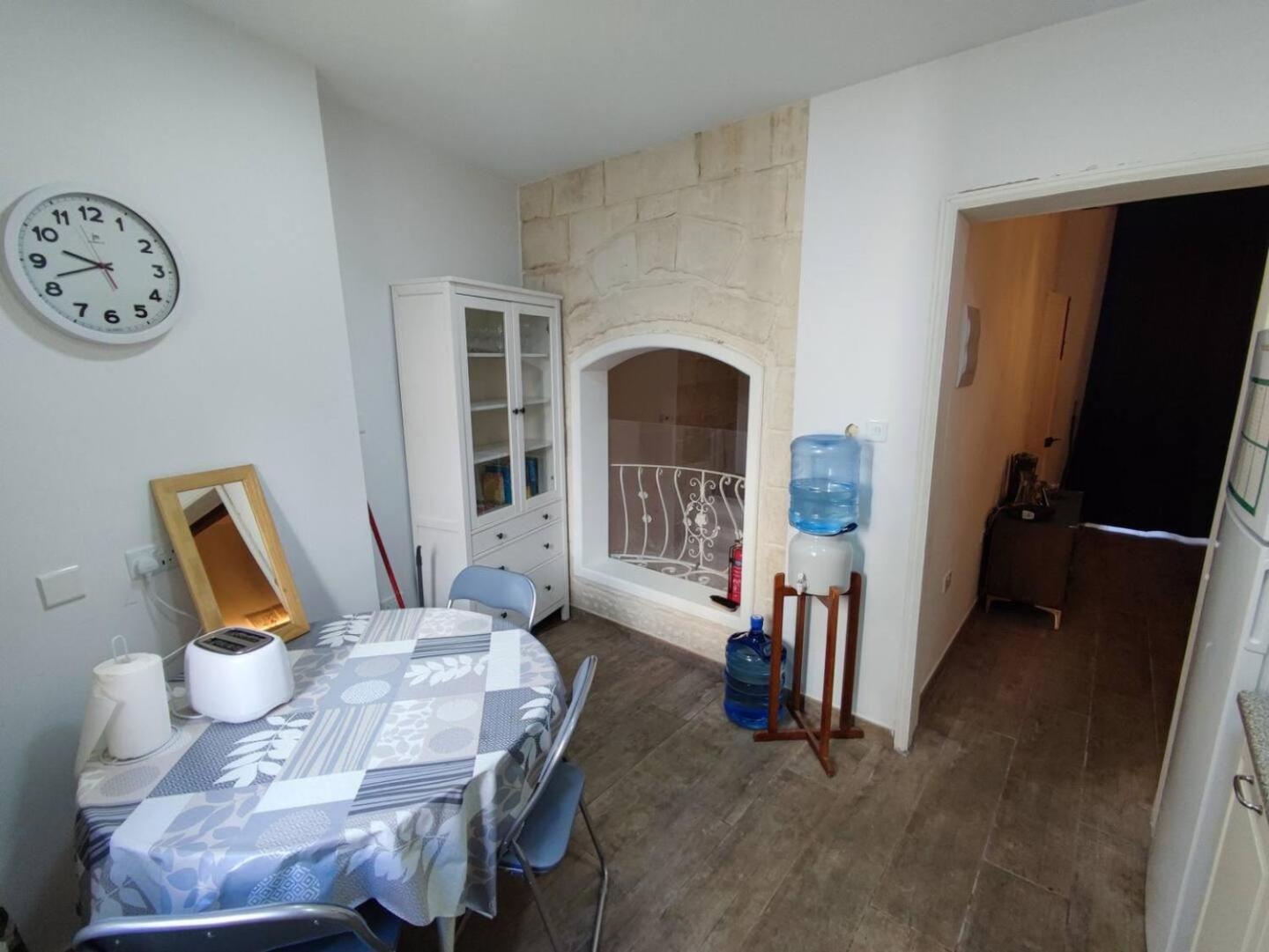 Double bedroom in St Julians in shared house photo 3