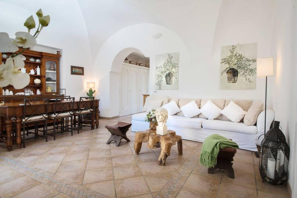 Luxury Villa Zaffiro - Pool, Garden and Sea View view 3