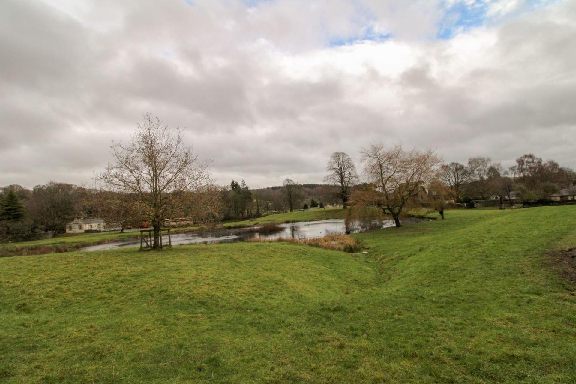 Greenside Cottage traditional cottage overlooking Caldbecks duck pond