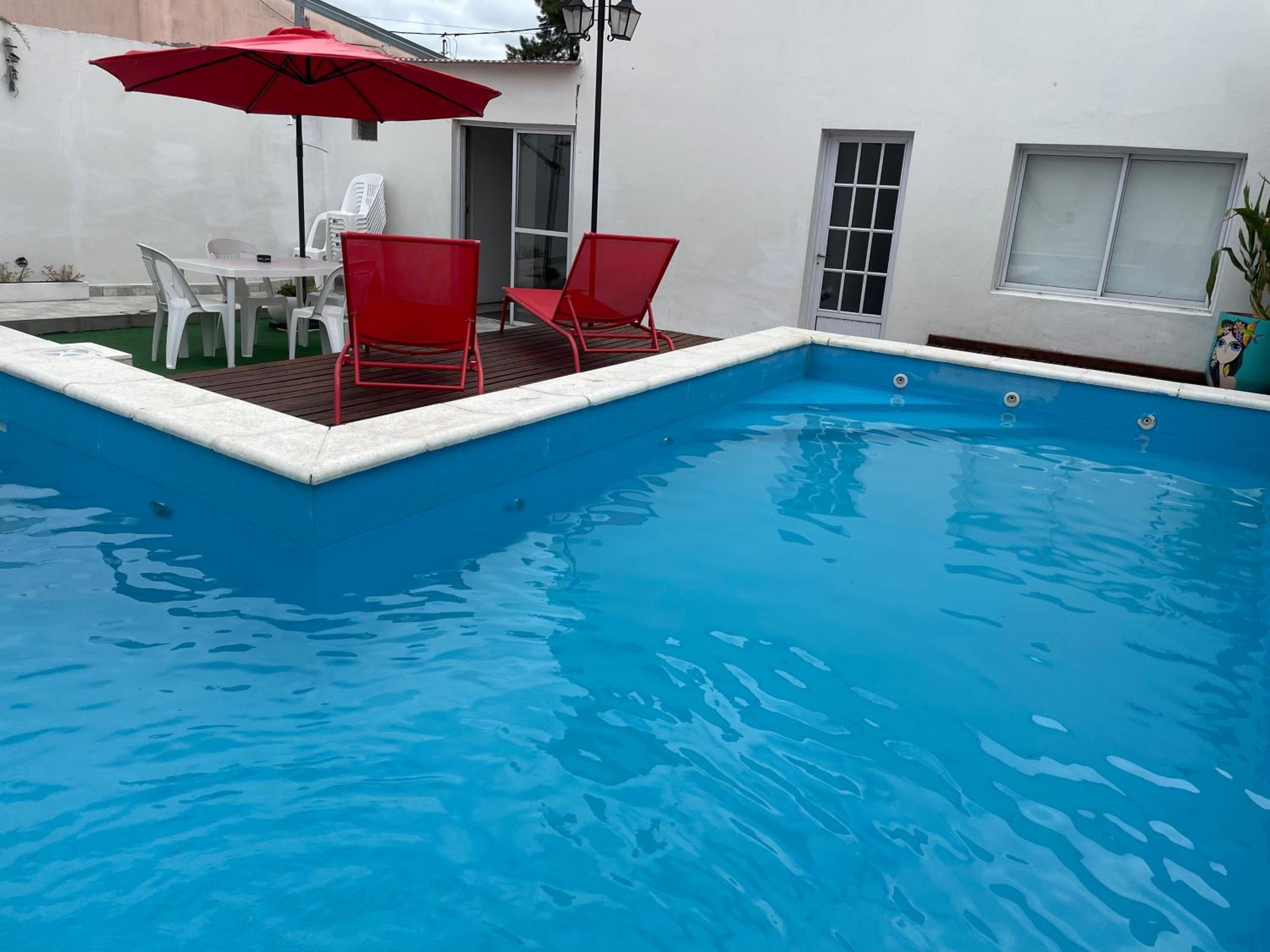 Casa con Piscina Semi Céntrica