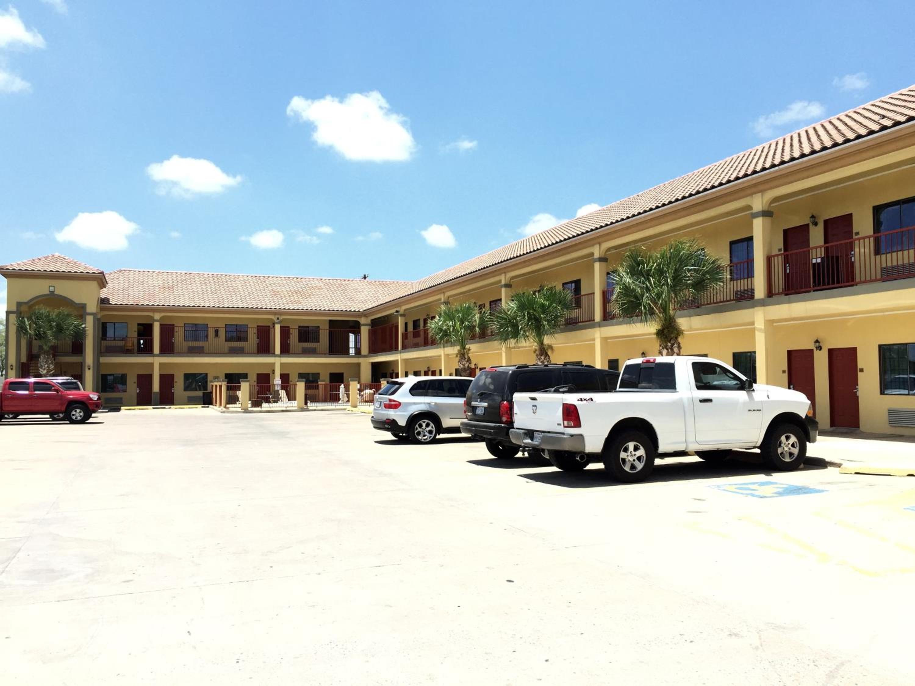 Boca Chica Inn and Suites view 4