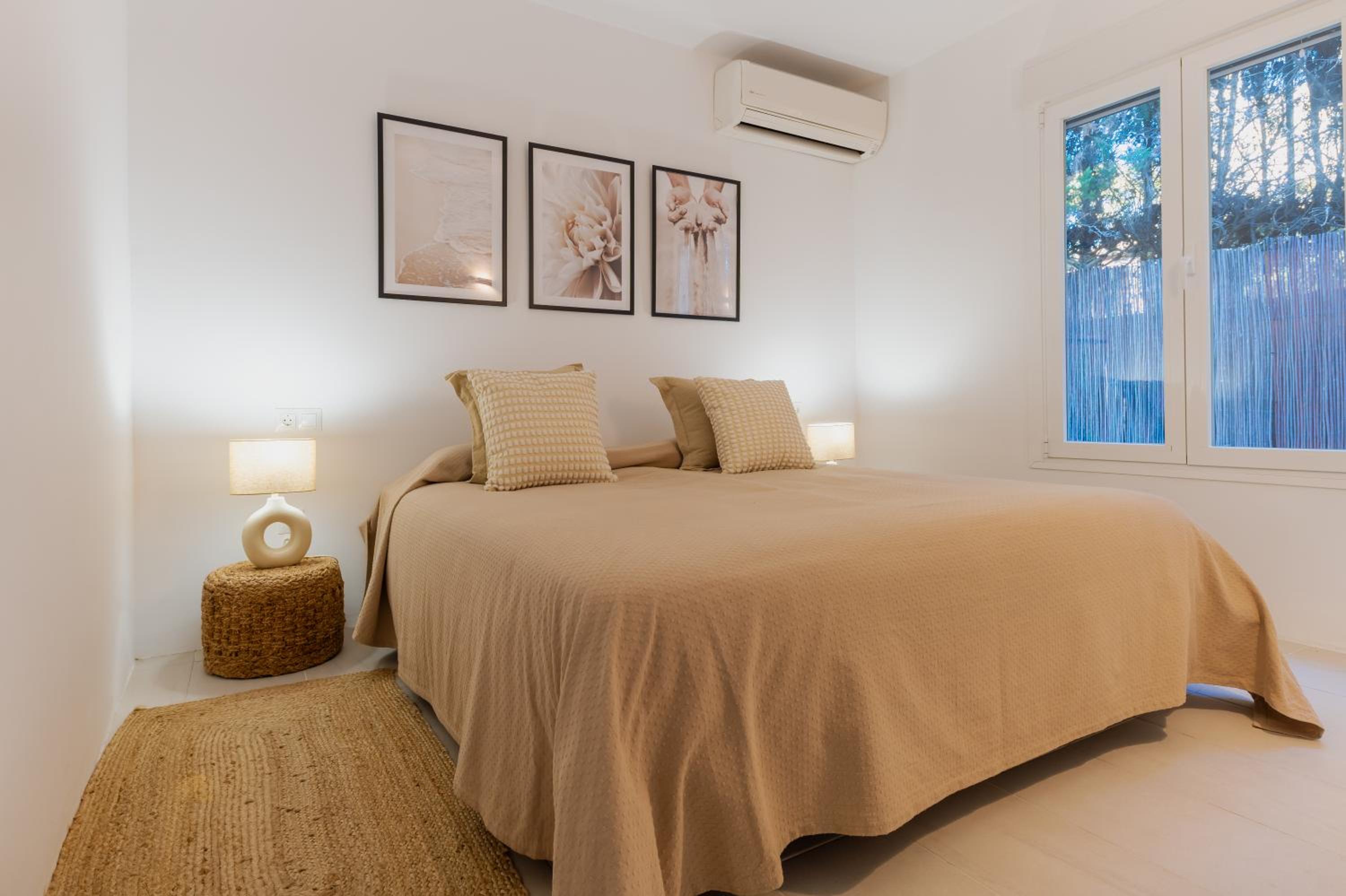 Unique Luxury Beach Side Villa with Heated Pool