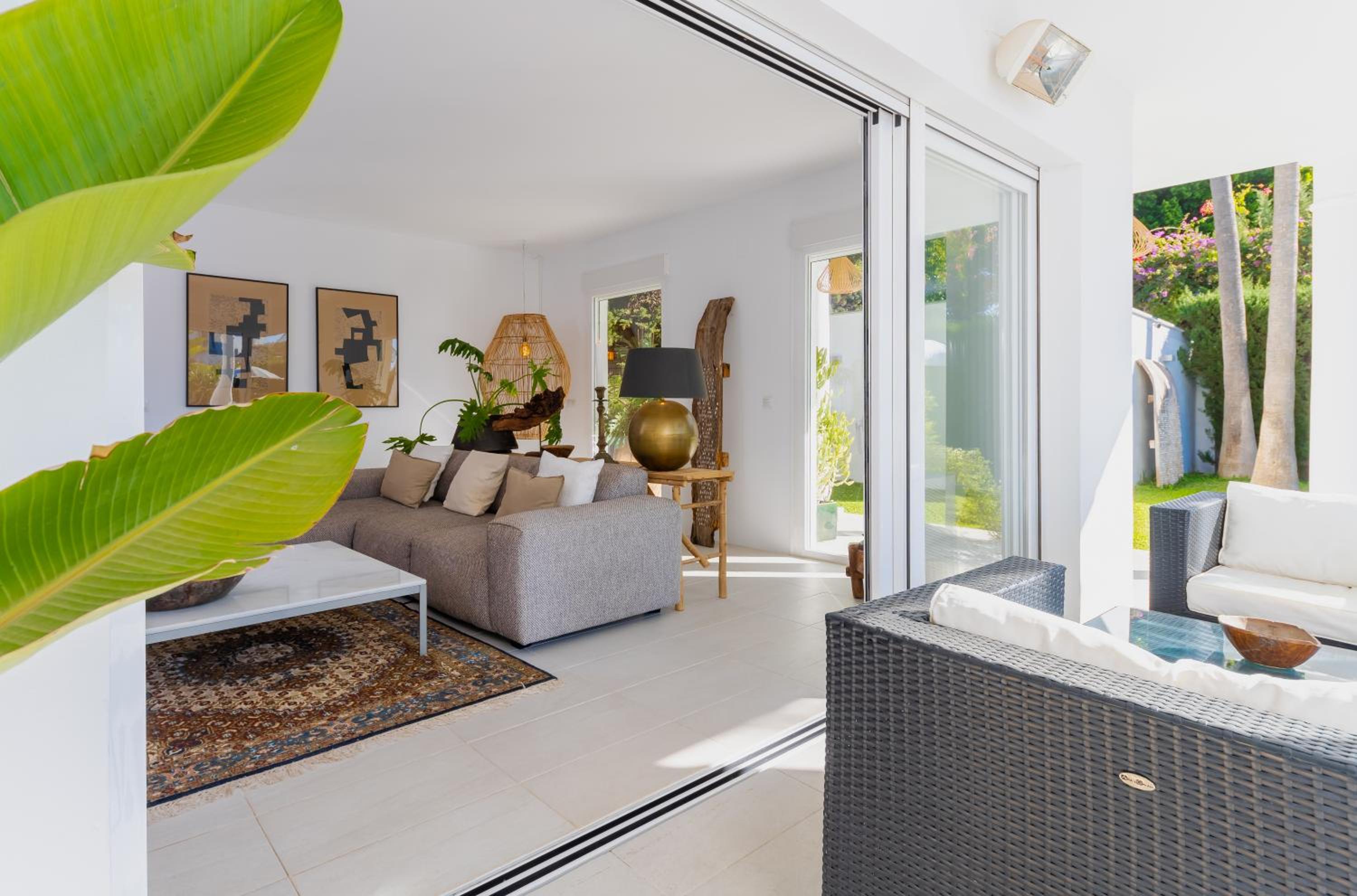Unique Luxury Beach Side Villa with Heated Pool