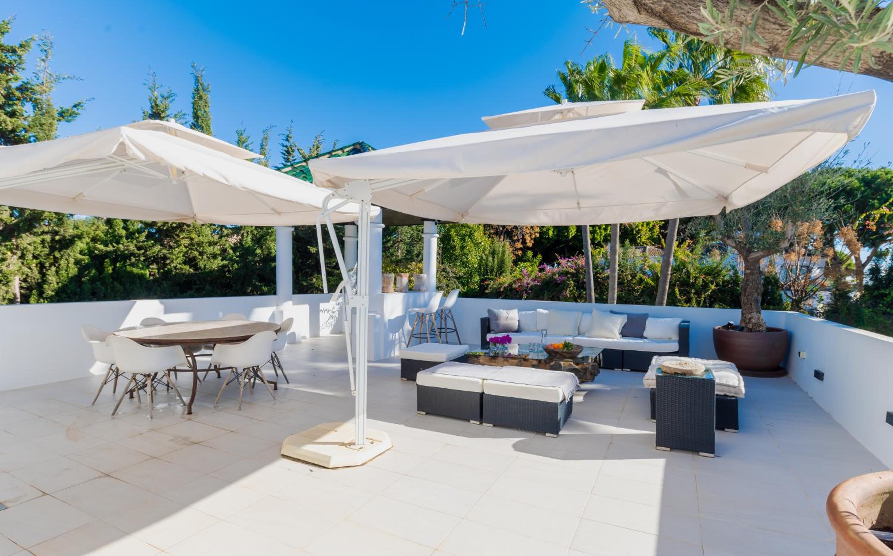 Unique Luxury Beach Side Villa with Heated Pool