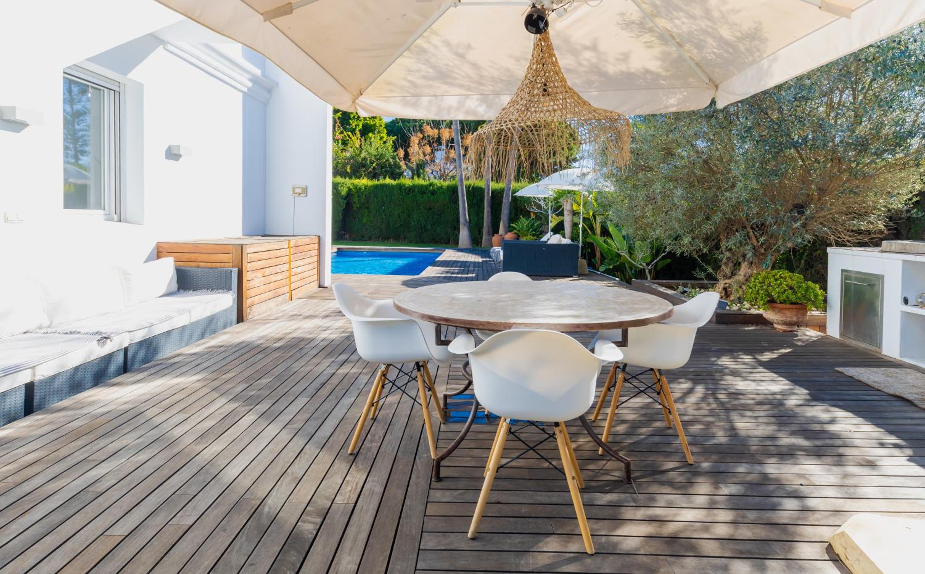 Unique Luxury Beach Side Villa with Heated Pool