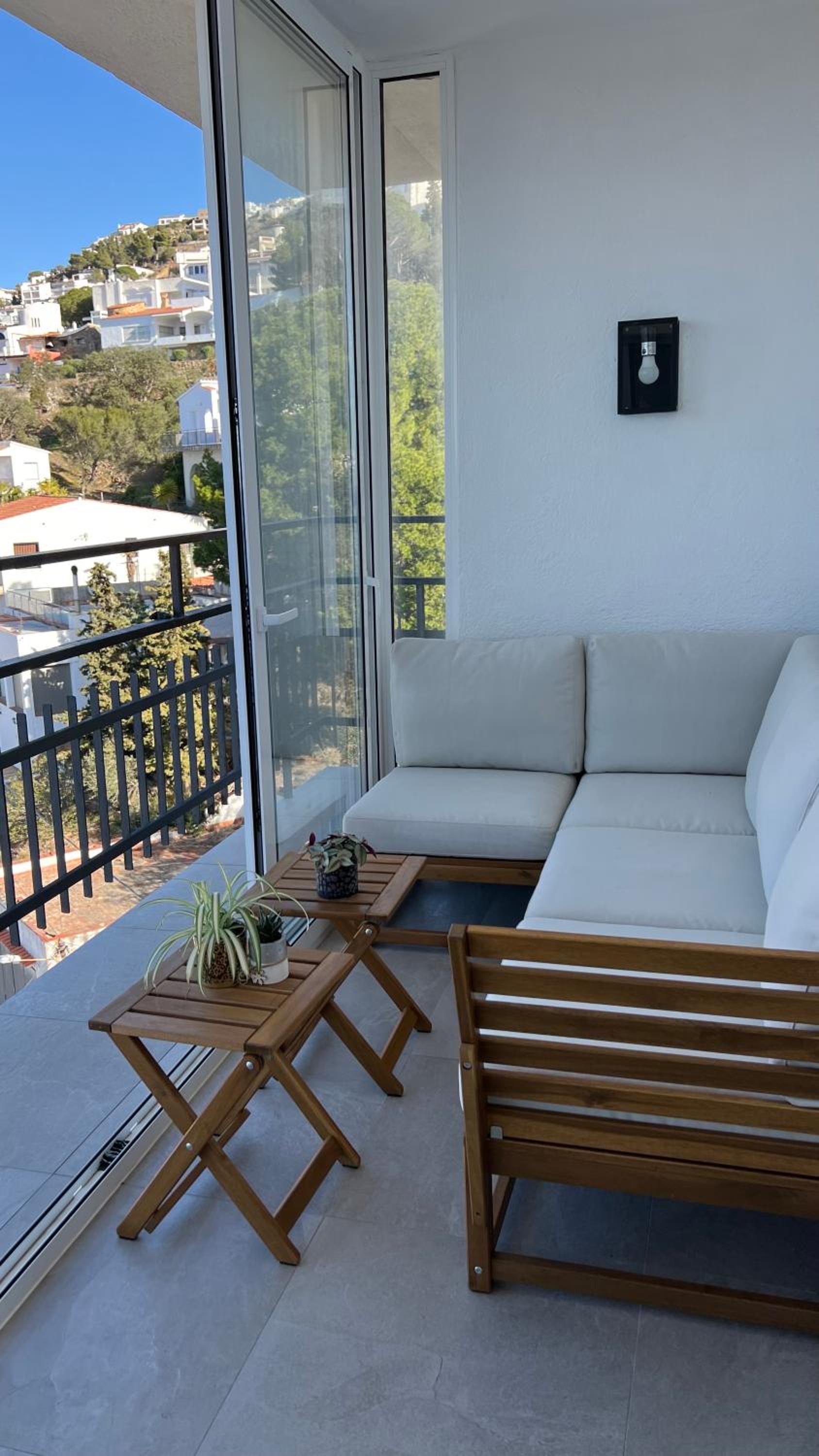 Precioso apartamento con vistas espectaculares de la Bahia Roses AV-48