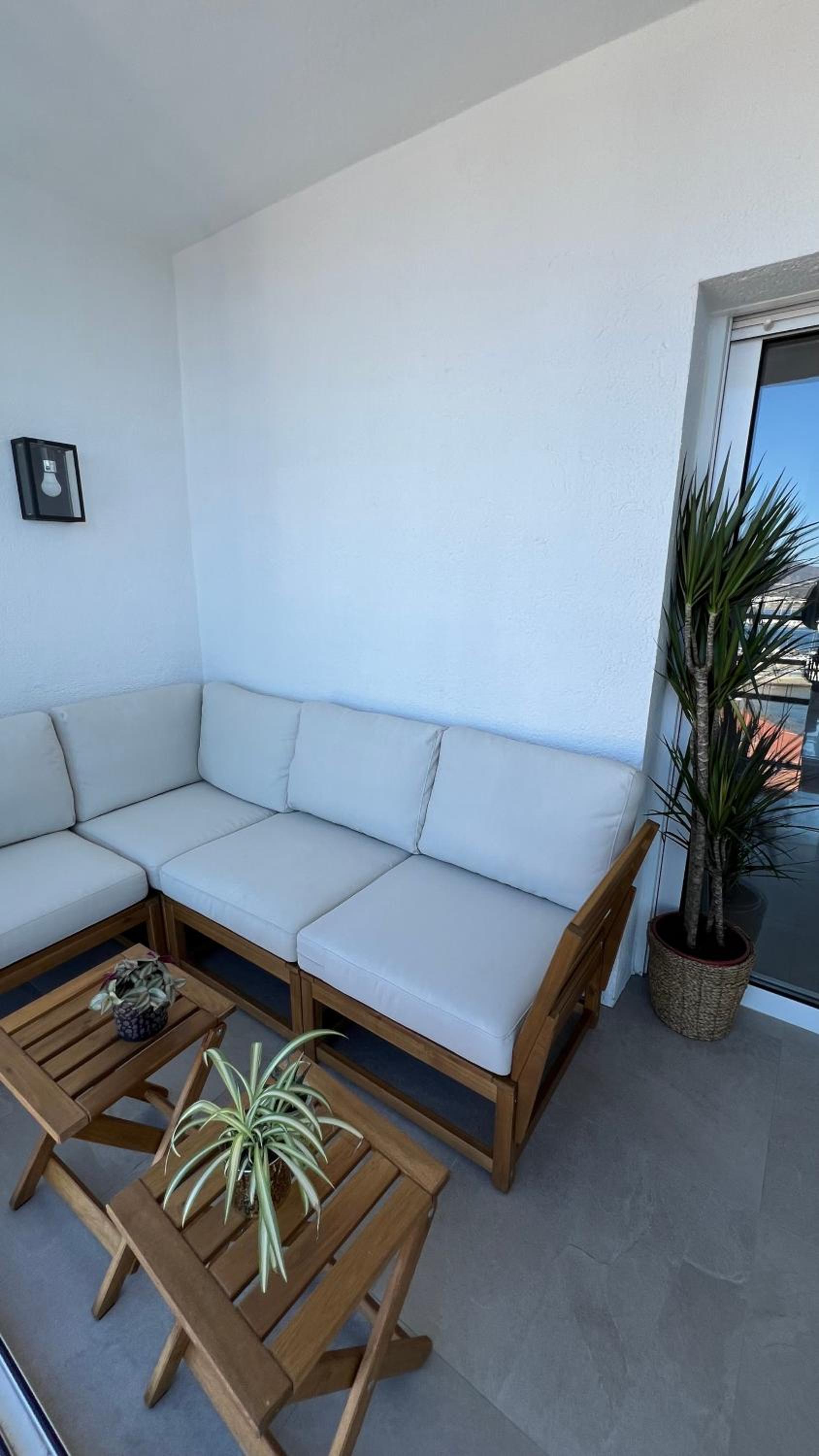 Precioso apartamento con vistas espectaculares de la Bahia Roses AV-48