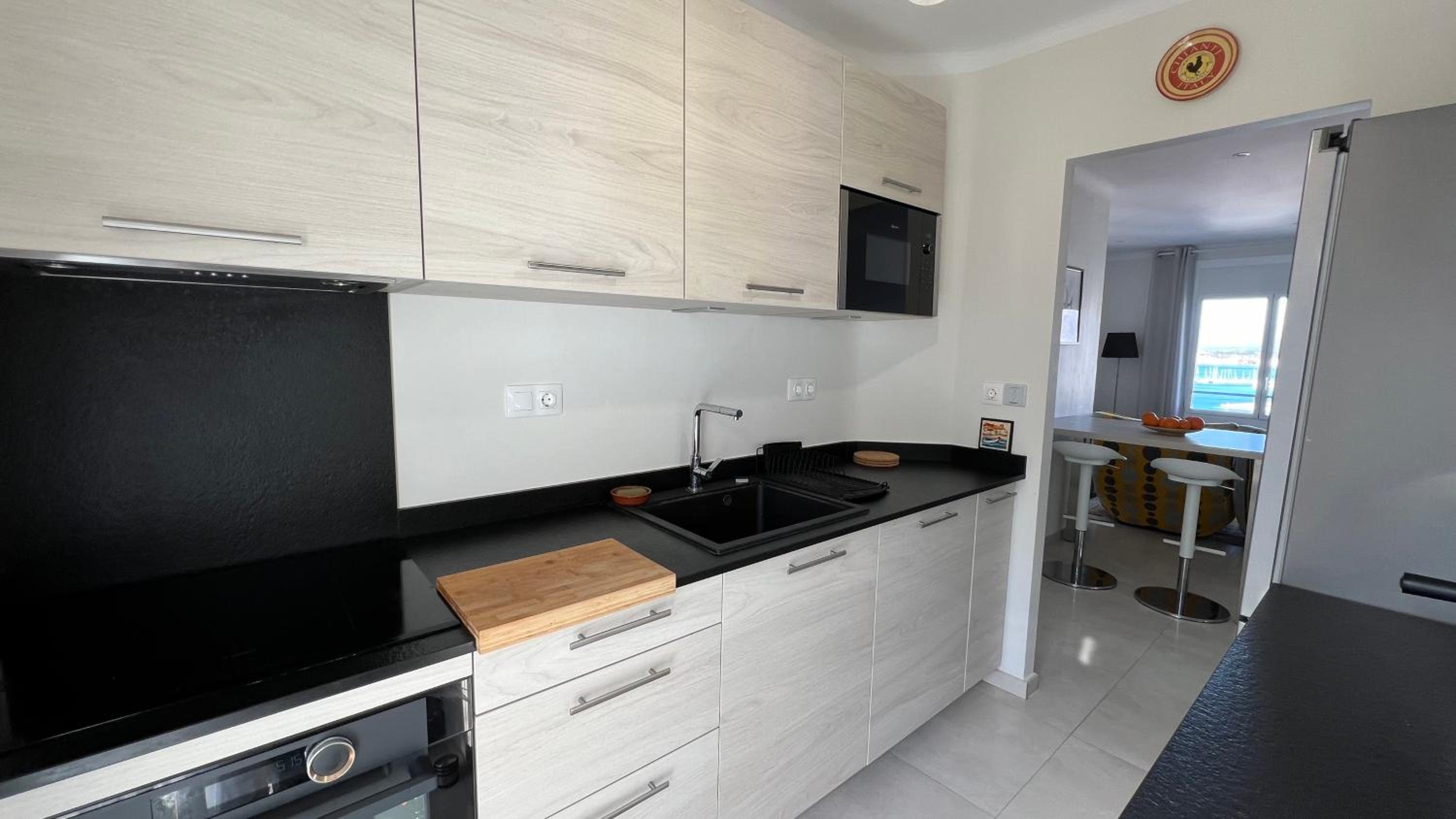 Precioso apartamento con vistas espectaculares de la Bahia Roses AV-48