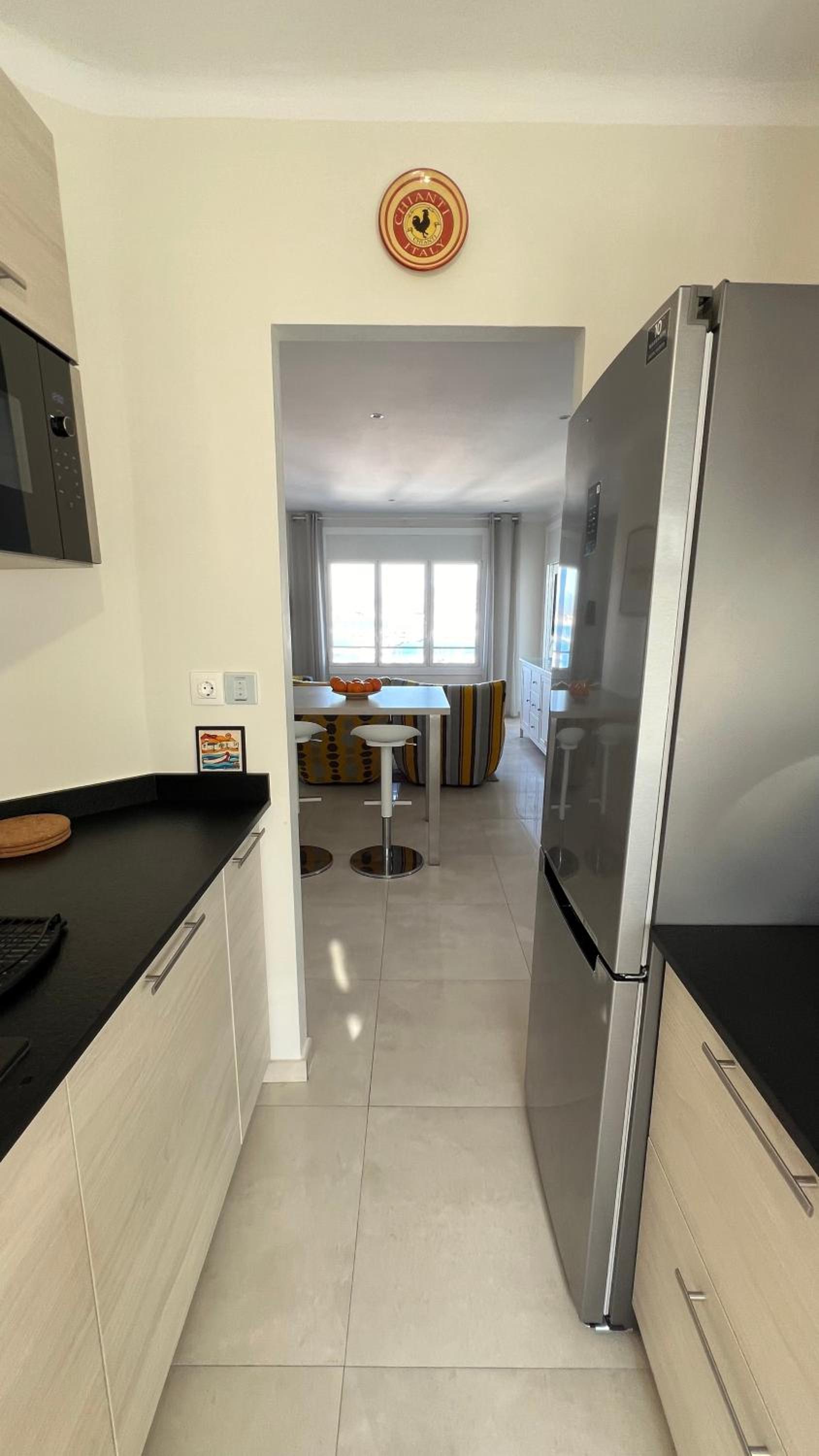 Precioso apartamento con vistas espectaculares de la Bahia Roses AV-48