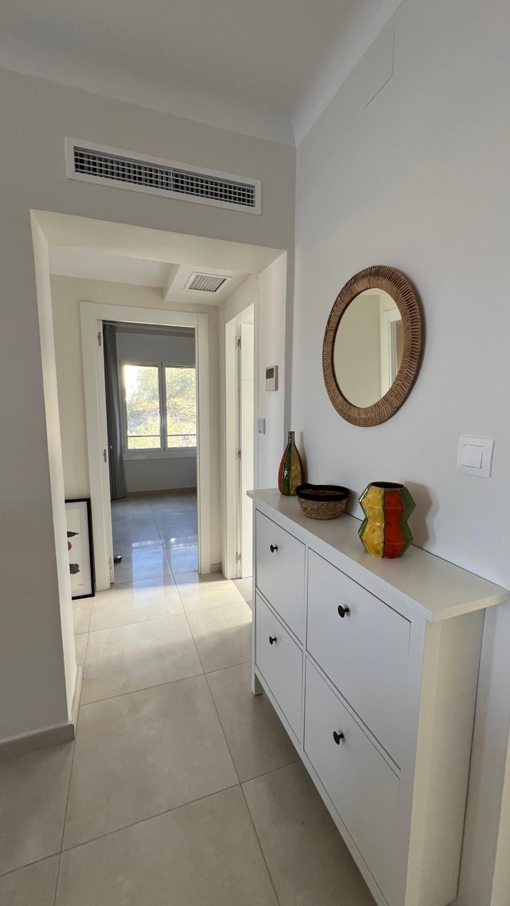 Precioso apartamento con vistas espectaculares de la Bahia Roses AV-48