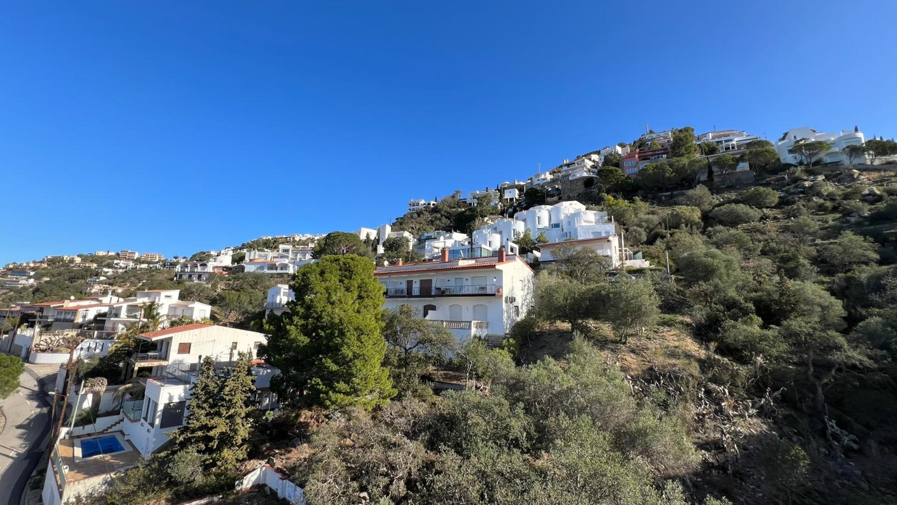 Precioso apartamento con vistas espectaculares de la Bahia Roses AV-48
