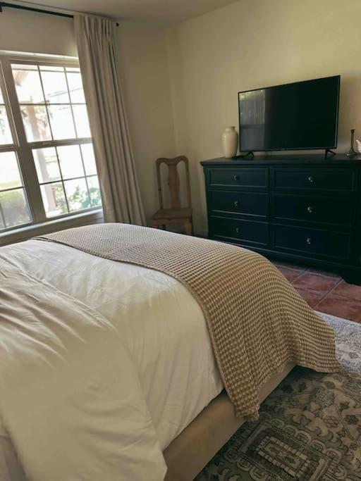 Texarkana Luxury 4BR Home on Bringle Lake Trail view 5