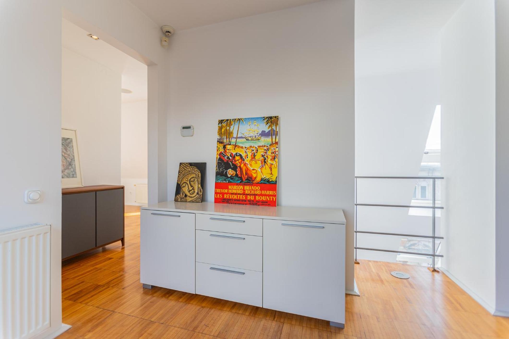 Modern Top Floor Apartment with a Terrace