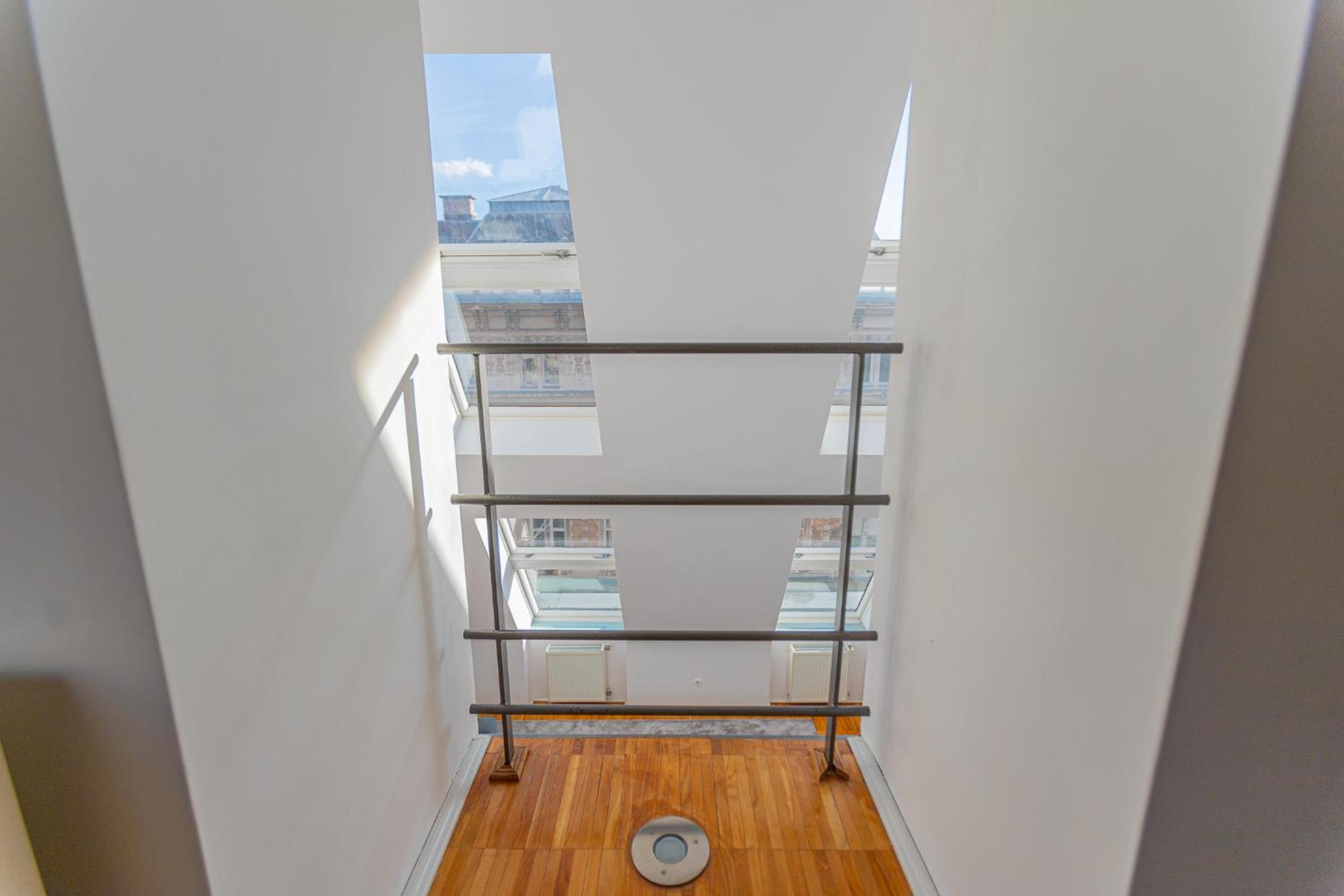 Modern Top Floor Apartment with a Terrace