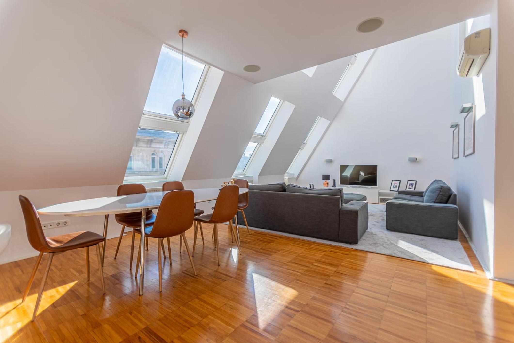Modern Top Floor Apartment with a Terrace