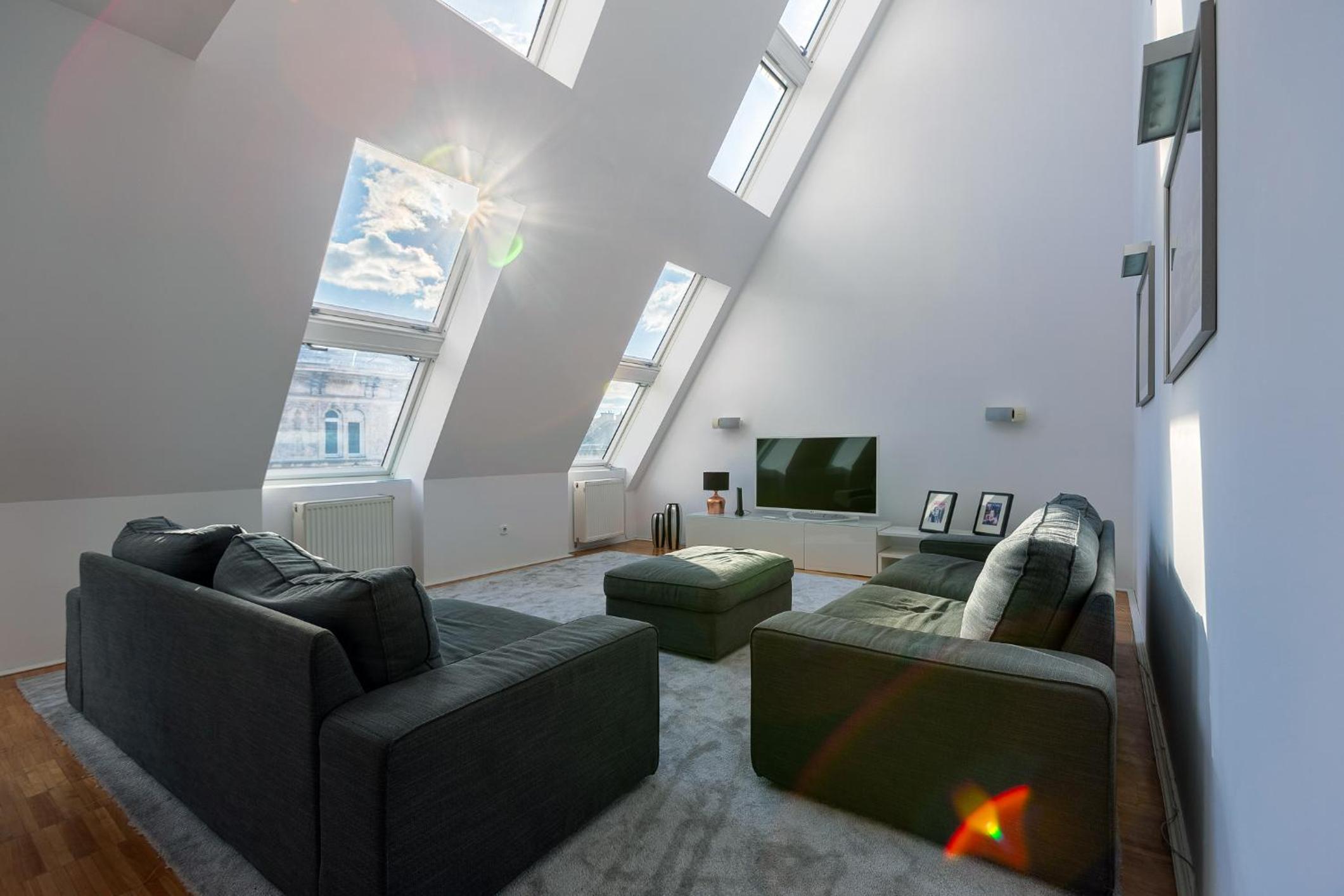 Modern Top Floor Apartment with a Terrace