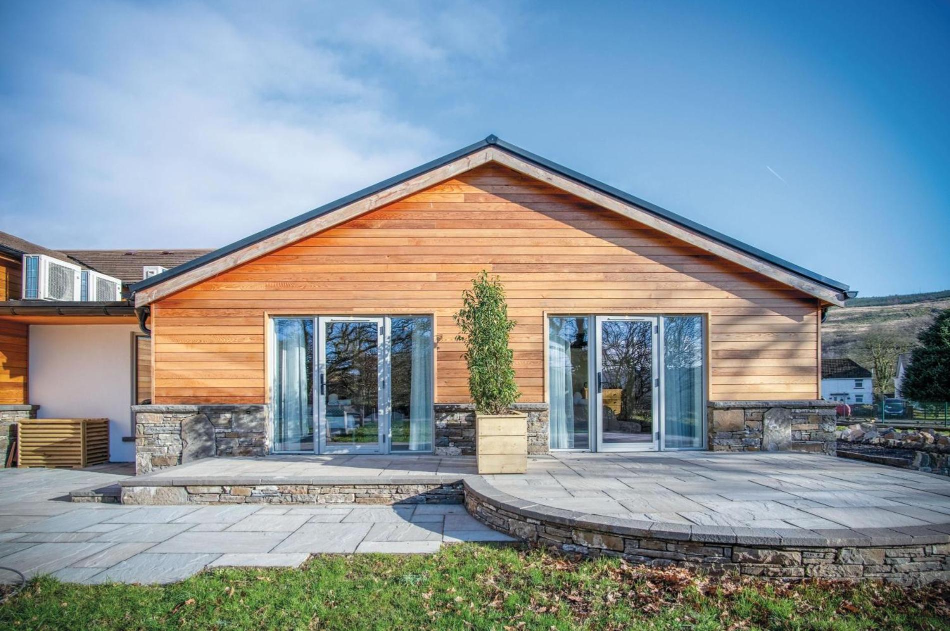 Suite 10 - Sleeping Giant Hotel - Pen Y Cae Inn view 5