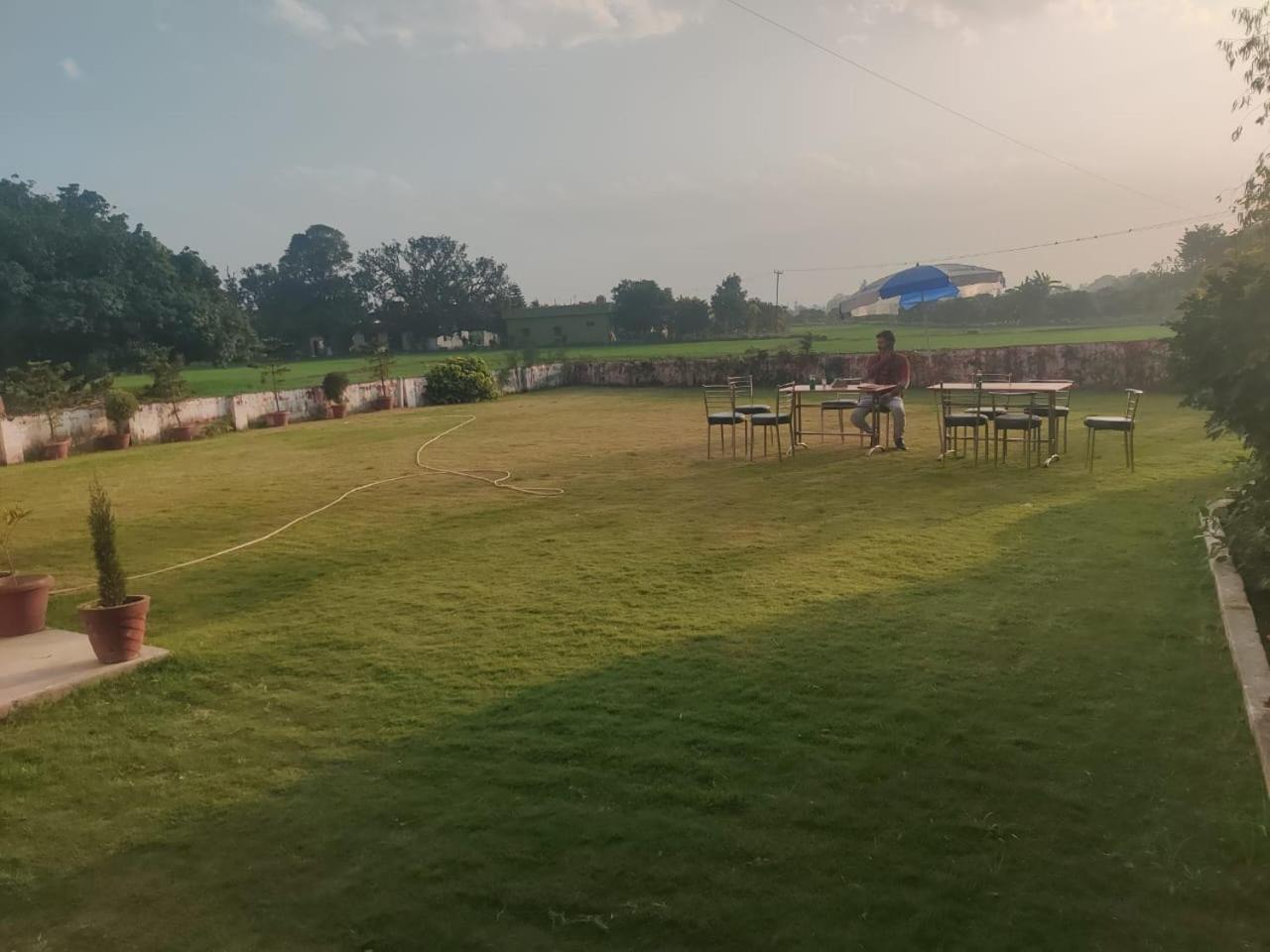 Wave Restaurant Guest House and Bar view 4
