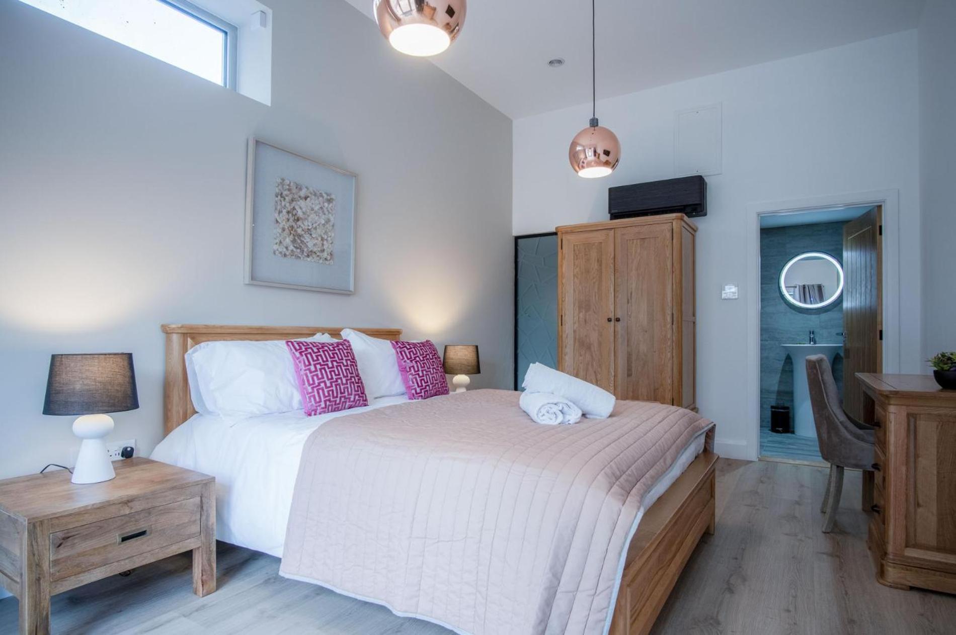 Suite 12 - Sleeping Giant Hotel - Pen Y Cae Inn