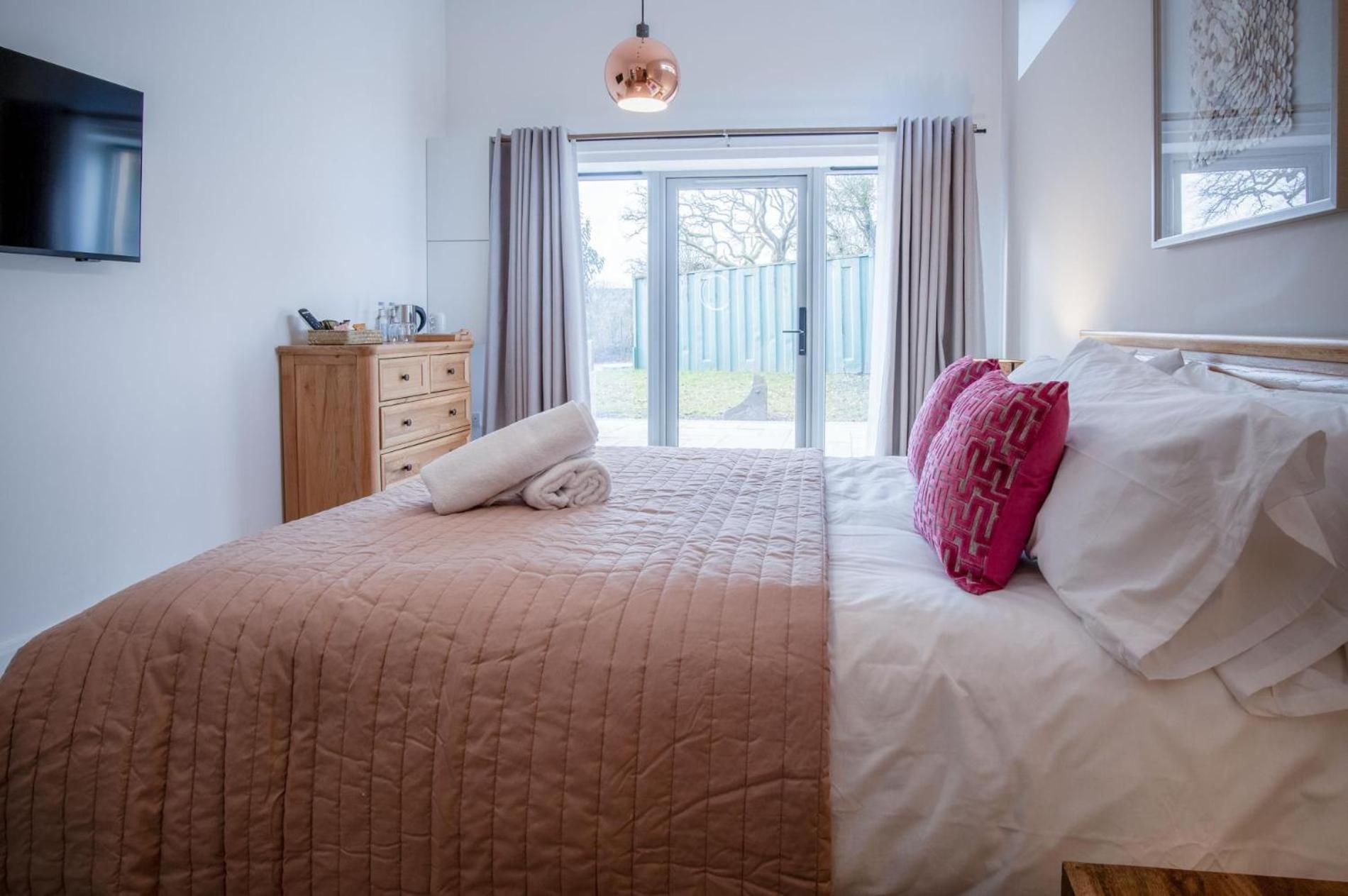 Suite 12 - Sleeping Giant Hotel - Pen Y Cae Inn
