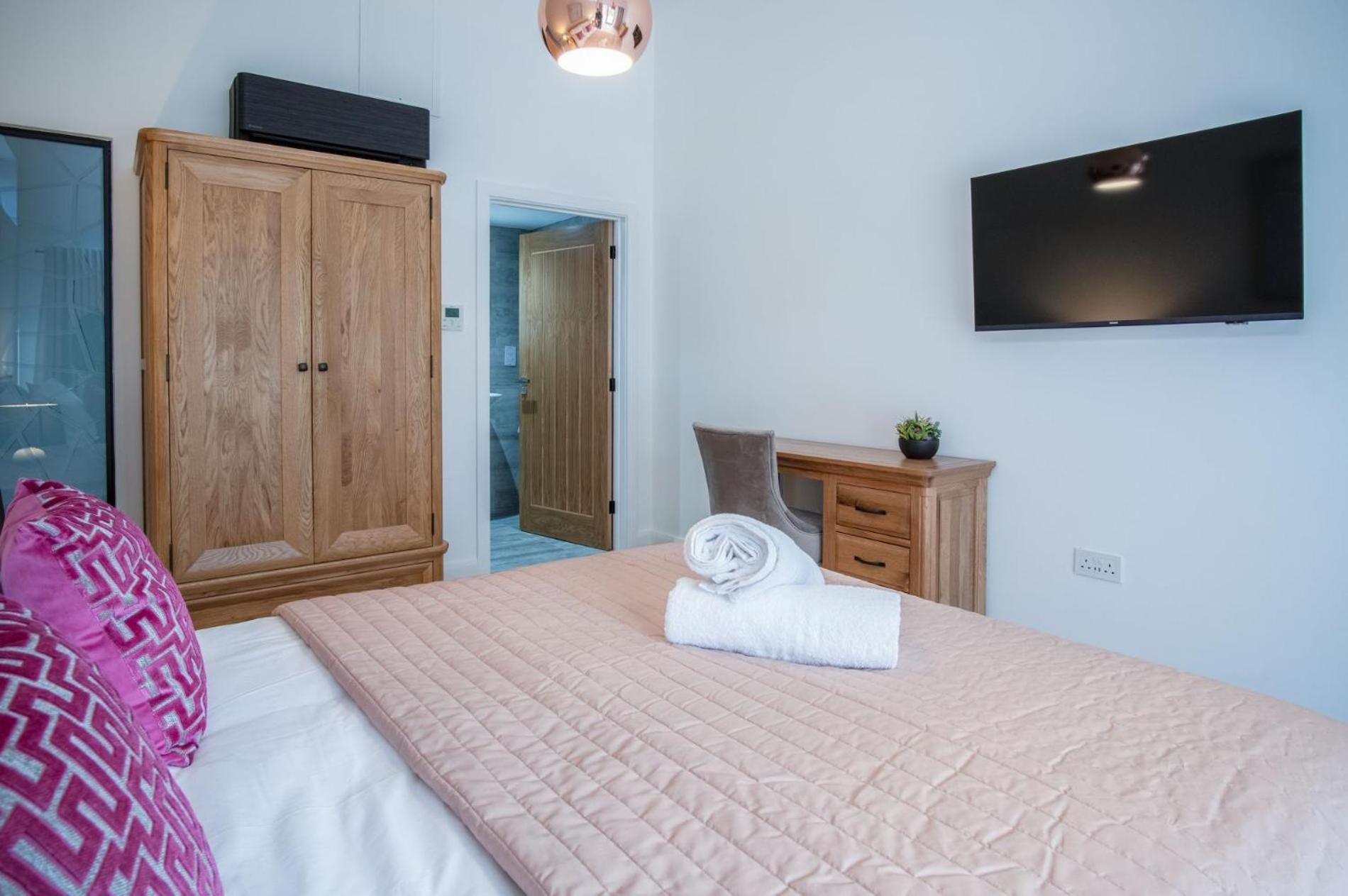 Suite 12 - Sleeping Giant Hotel - Pen Y Cae Inn