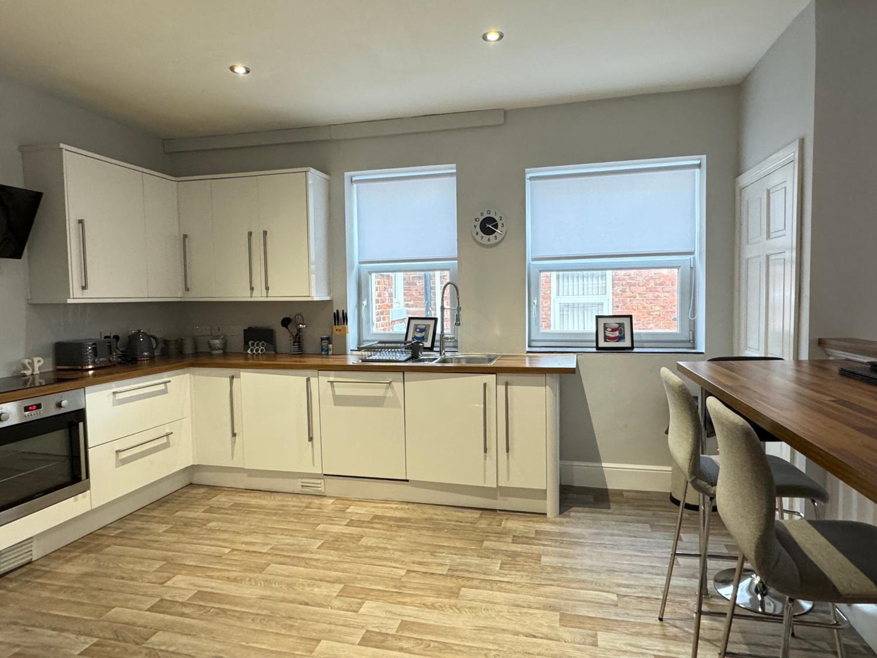 Seaview Loft Apartment Whitley Bay FREE ONSITE PARKING view 3