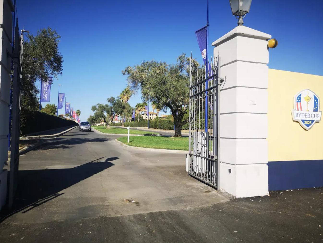 HOLIDAYS HOMES ROME GOLF Appartamenti Marco Simone AeB view 4