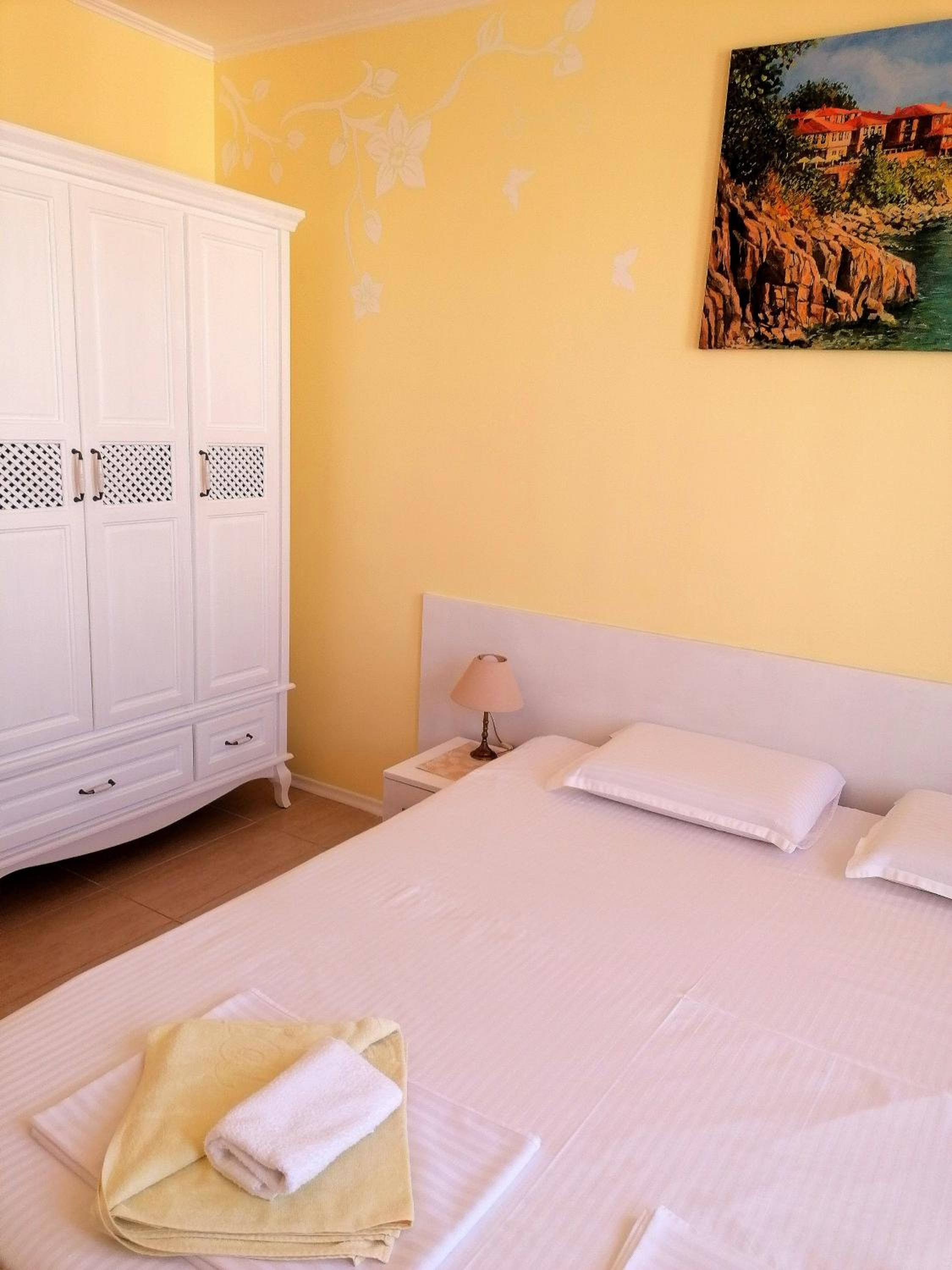 Apartment White dolphin GreeenLife