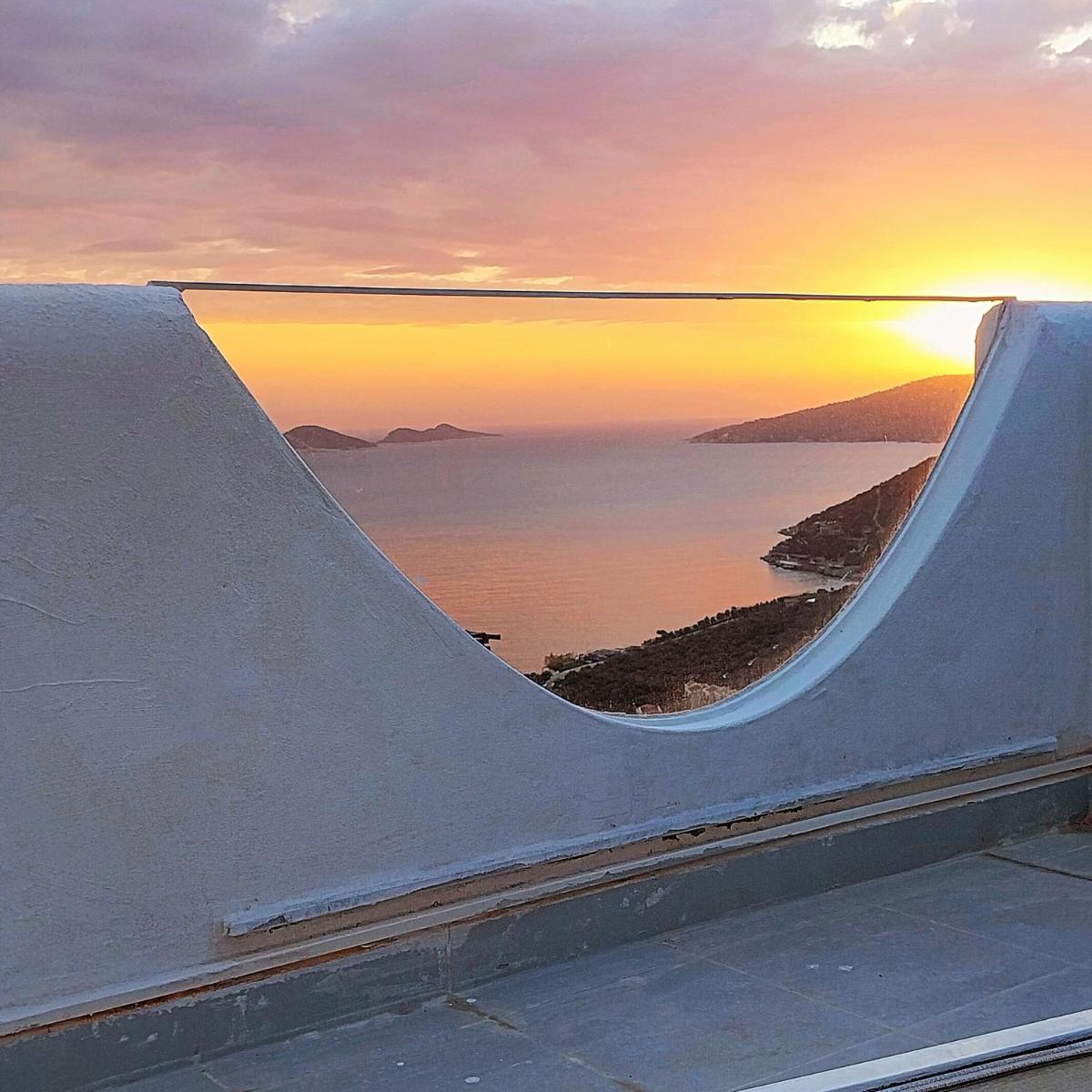 Santorini Villas view 4