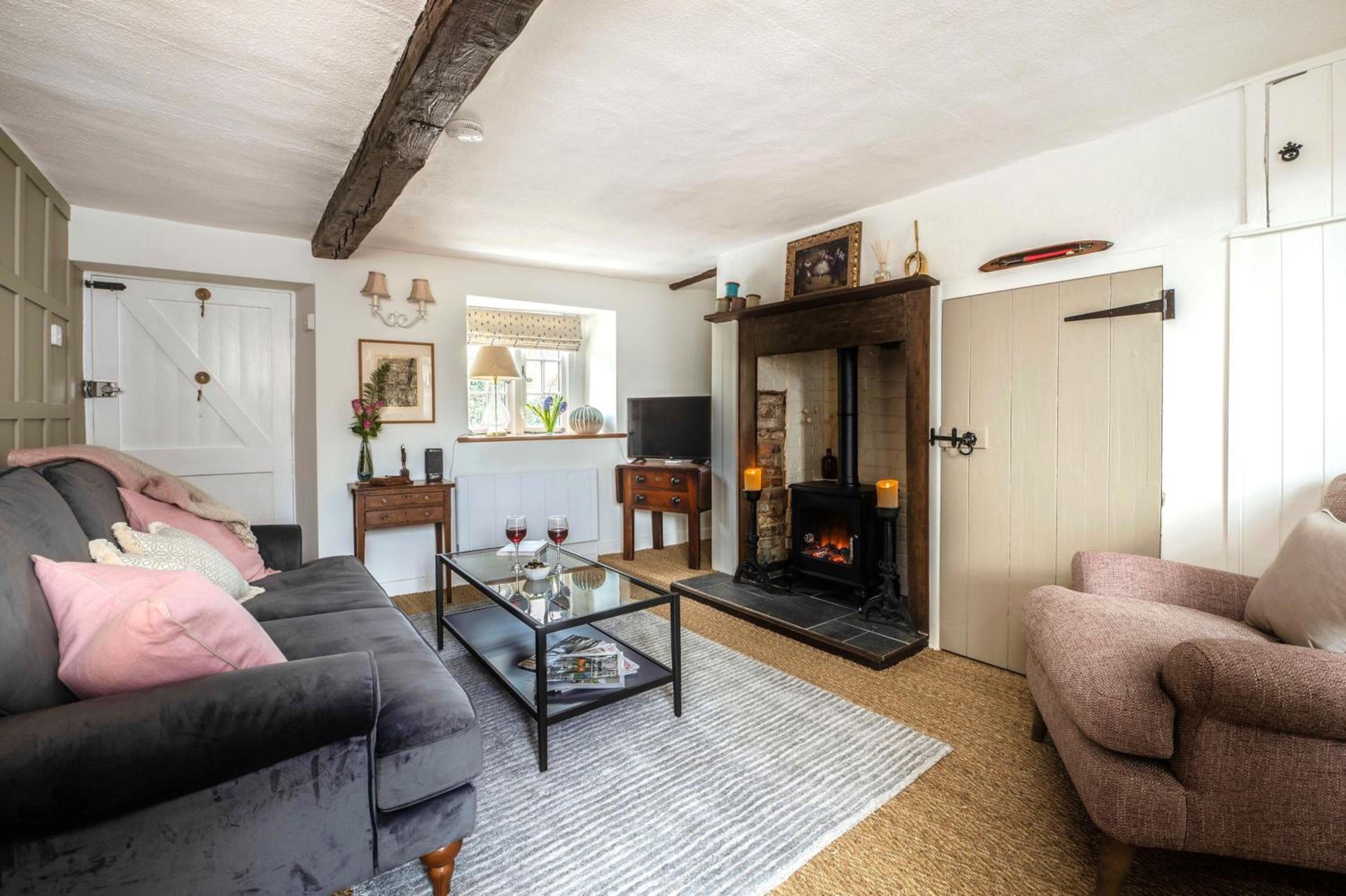 Tudor Rose Cottage view 2