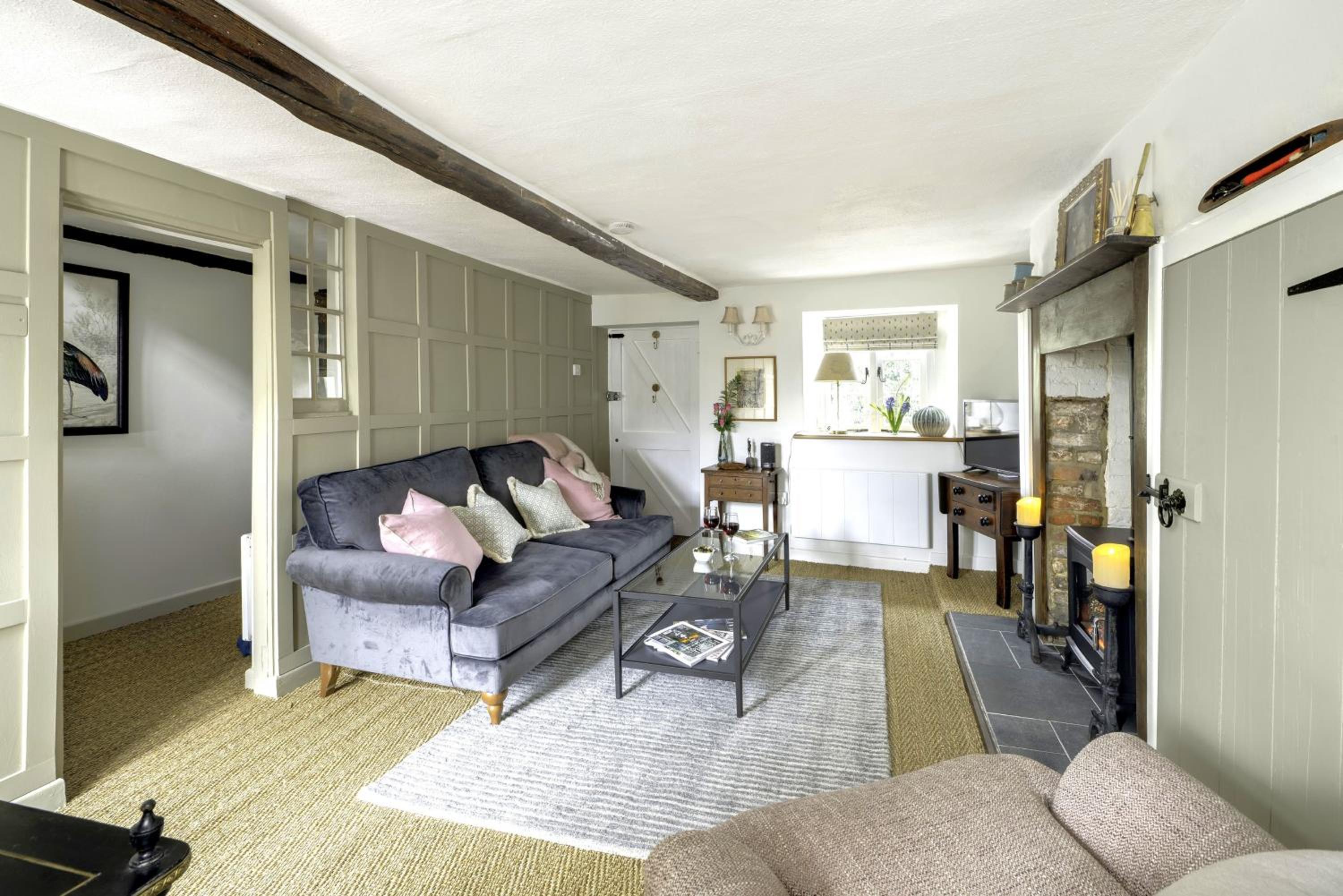 Tudor Rose Cottage view 5