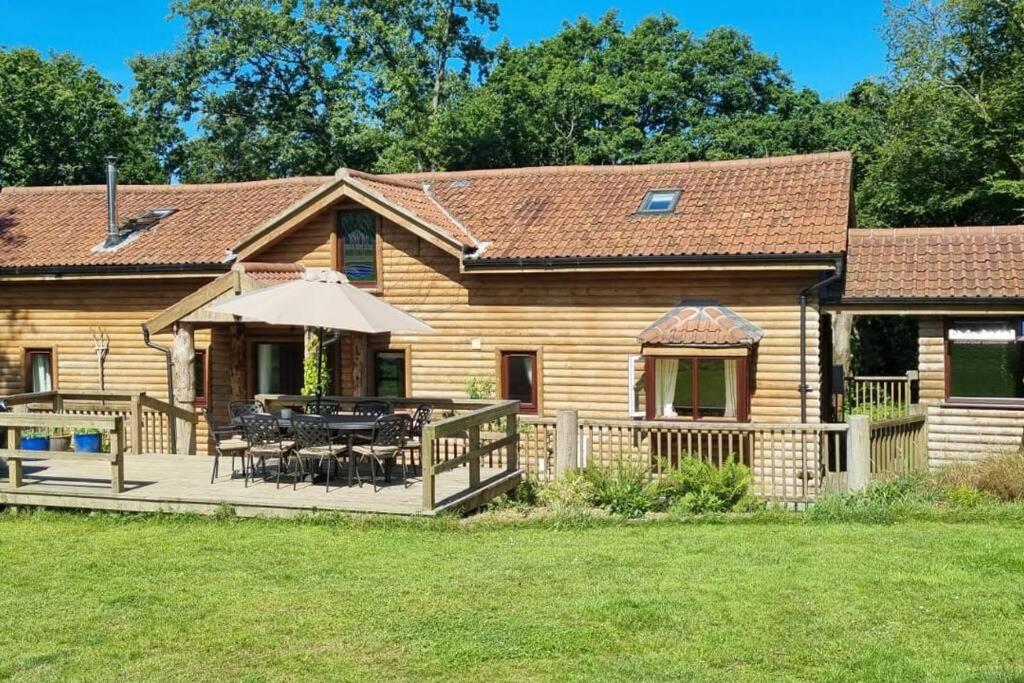 Woodpecker Lodge