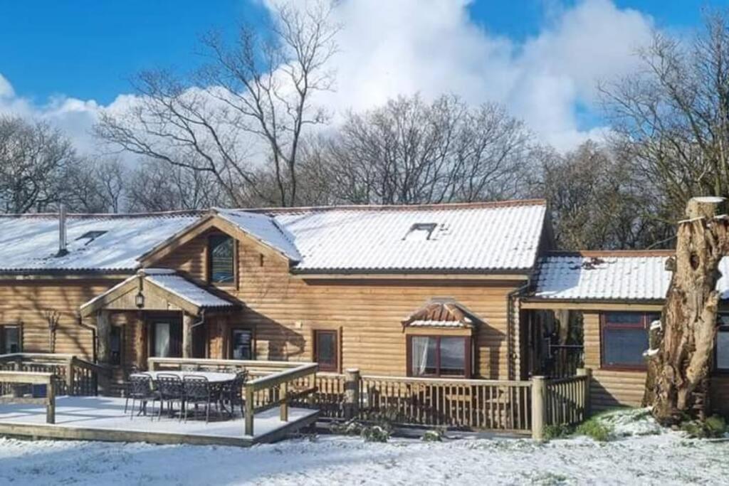 Woodpecker Lodge