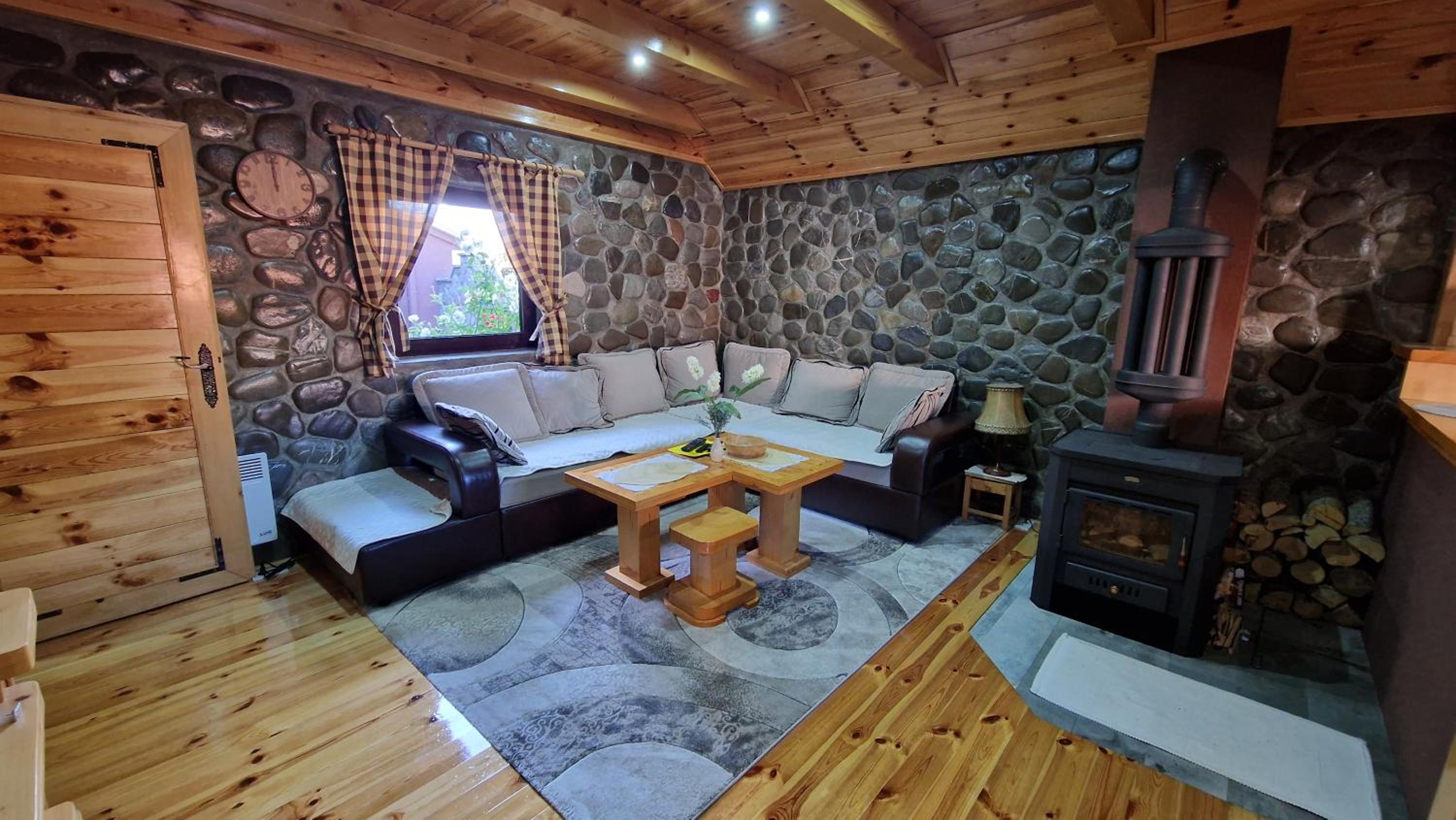 Stone Lodge 1 photo 5