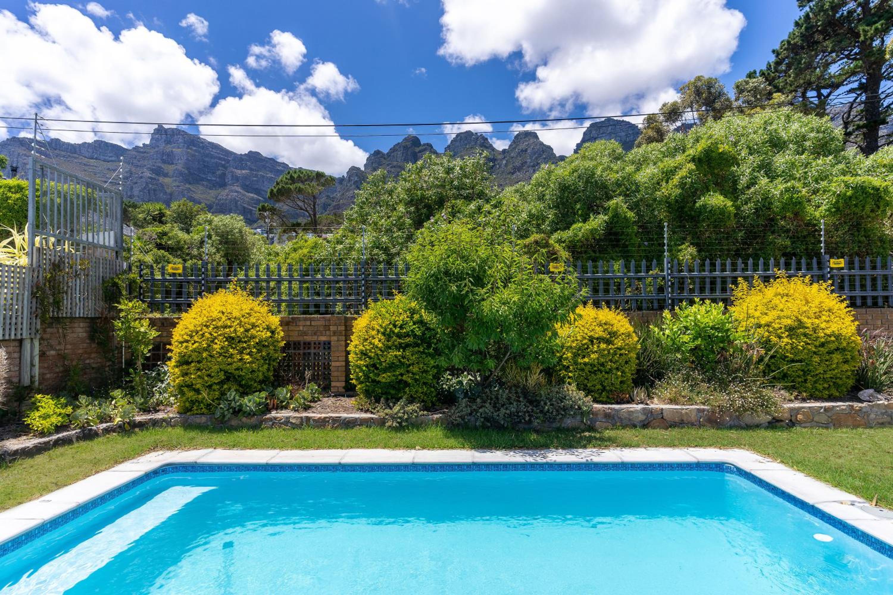 Camps Bay Deluxe - Luxury Home With Pool, Ocean & Mountain Views view 2