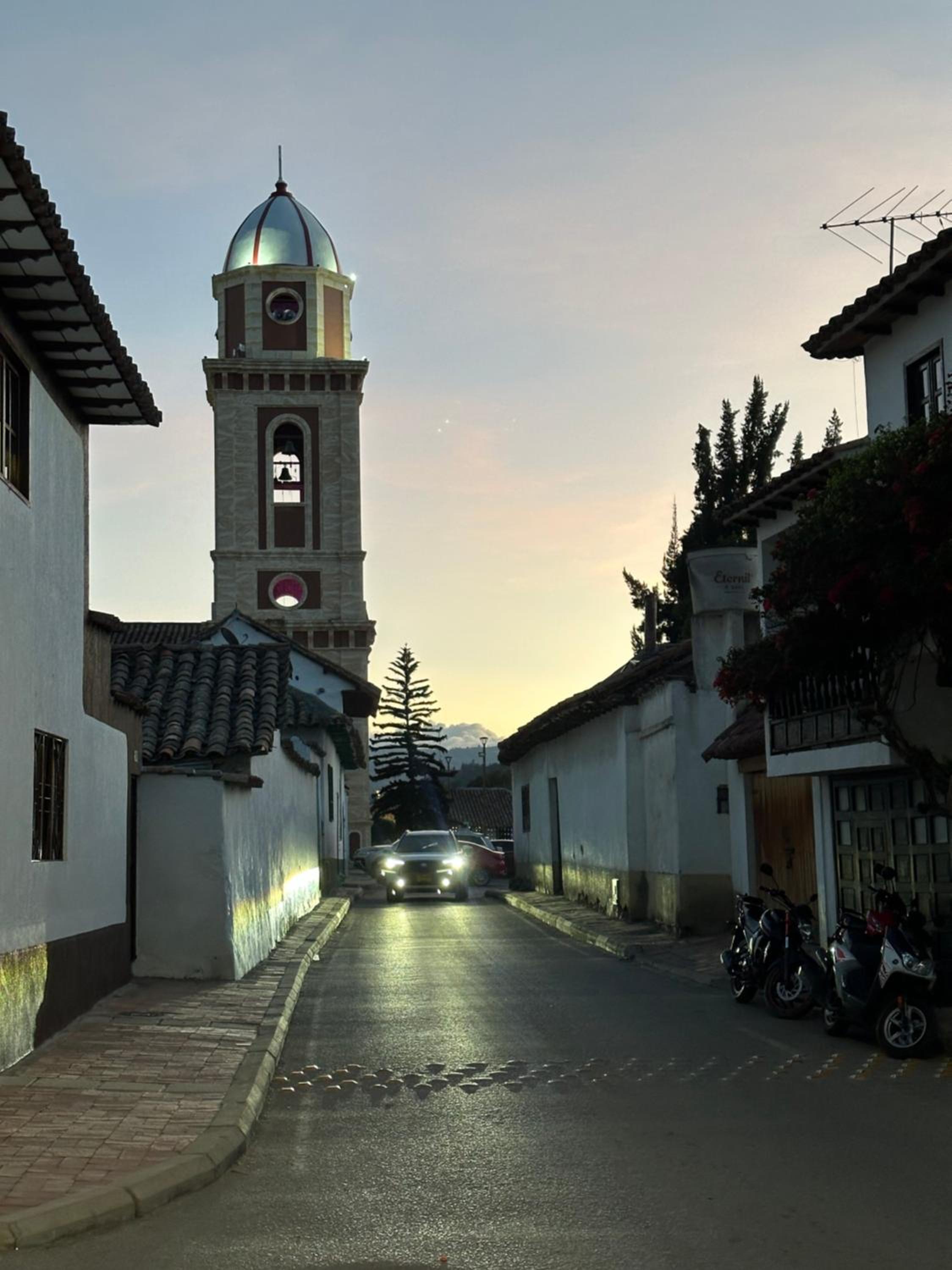 Cabaña con excelente ubicación y zona verde.