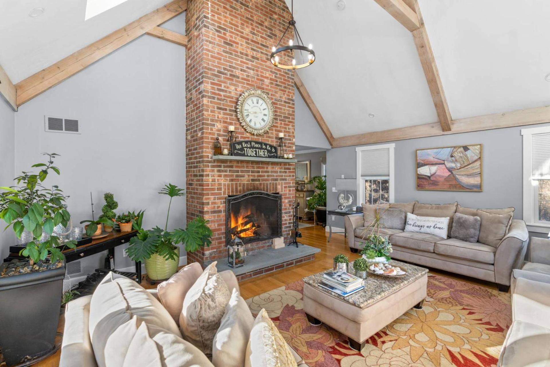 Barnstable Luxury Family Retreat with pool, fire pit and beach nearby