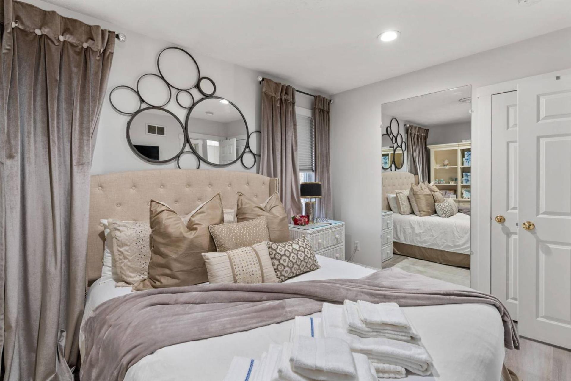 Barnstable Luxury Family Retreat with pool, fire pit and beach nearby