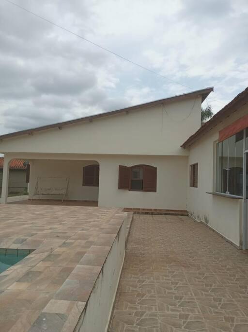 Chácara em São Pedro com piscina e churrasqueira