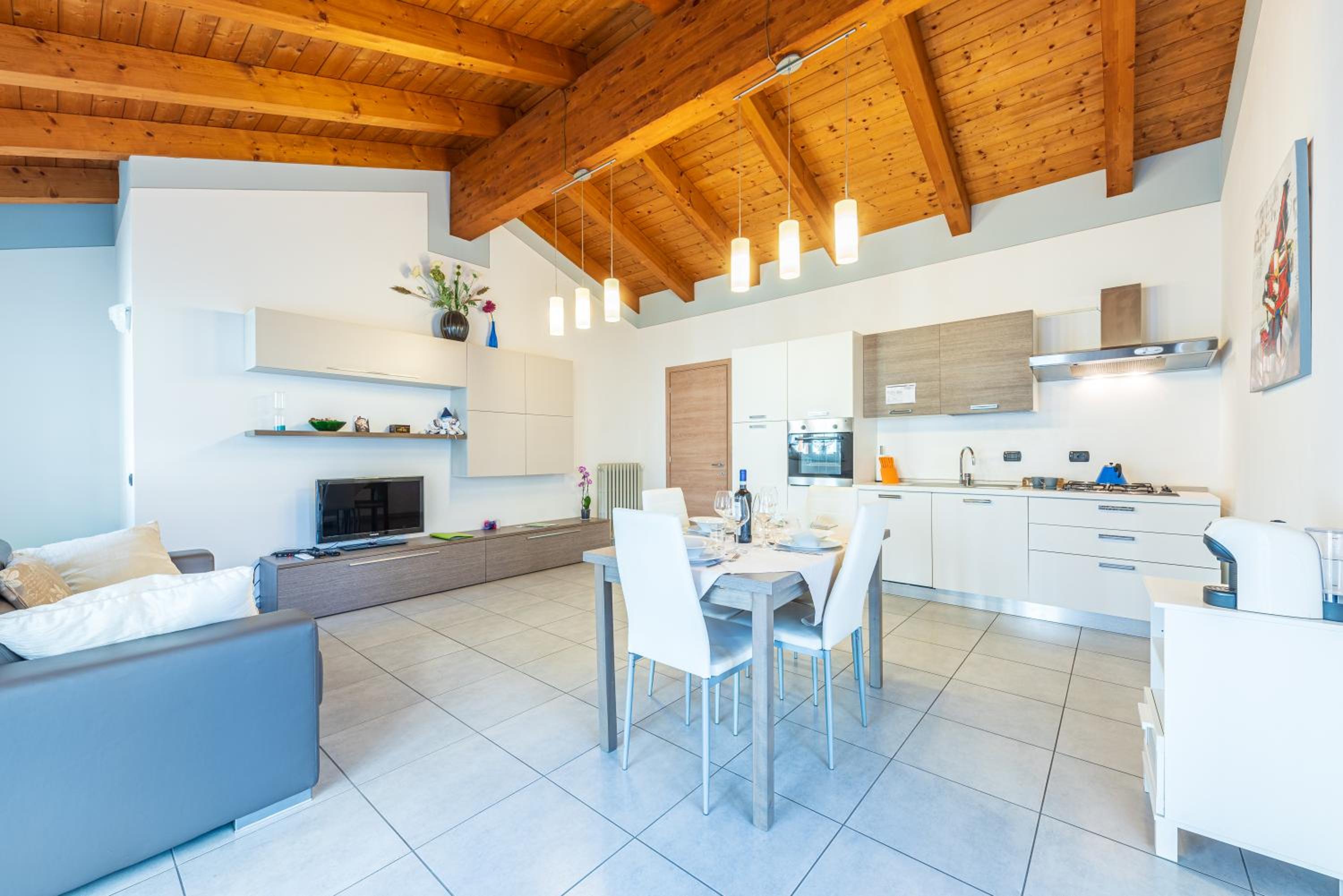 In Piazzetta holiday apartments, Barolo view 4