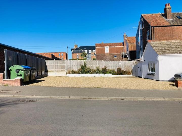 No.18 - Ground Floor apartment close to the beach