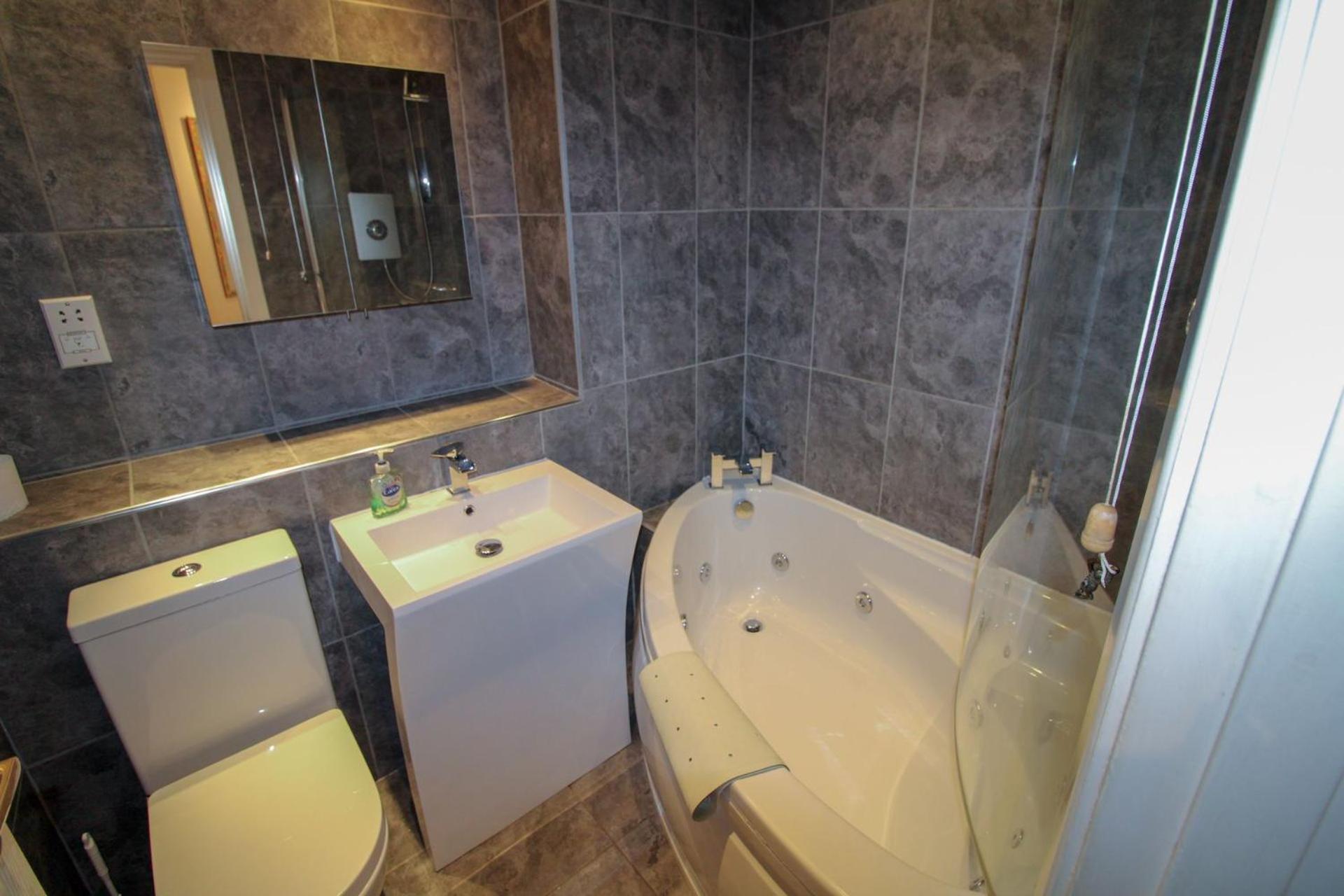 Glenmore, Hewetson Court, centrally located 1st floor apartment in Keswick