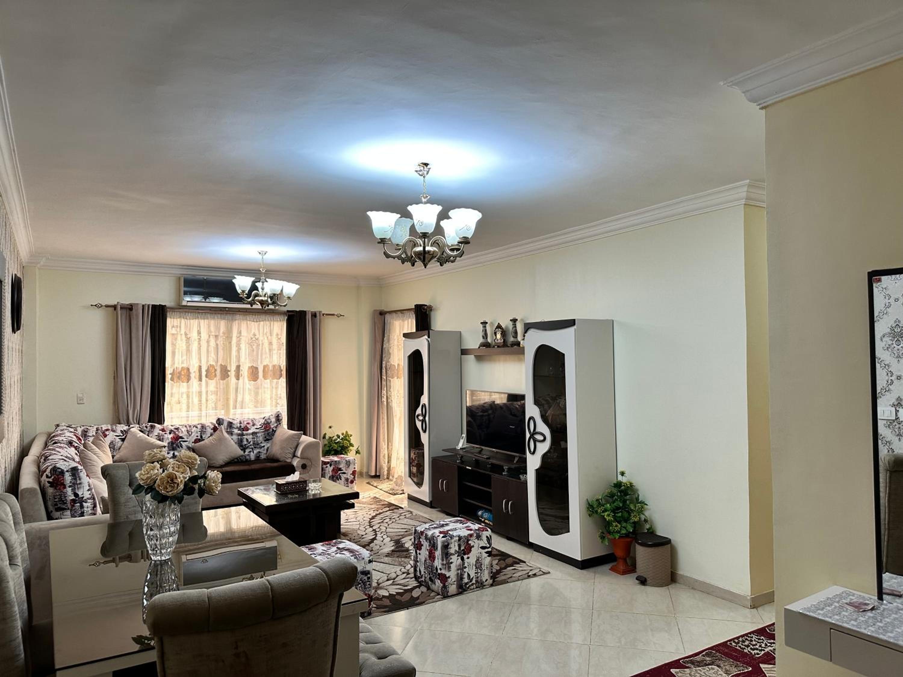Luxury apartment in Sheikh Zayed City