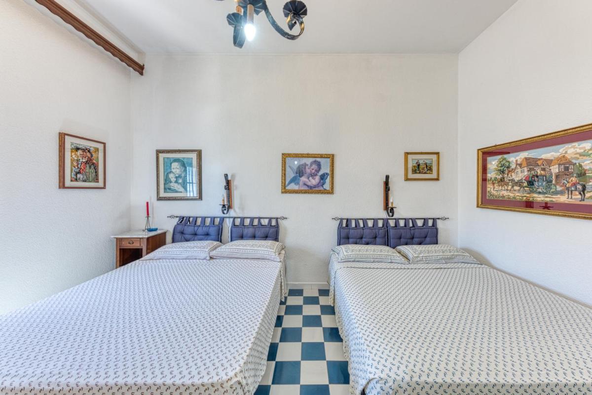 Apartments and Rooms a Casa di Amici Torre Pali photo 3