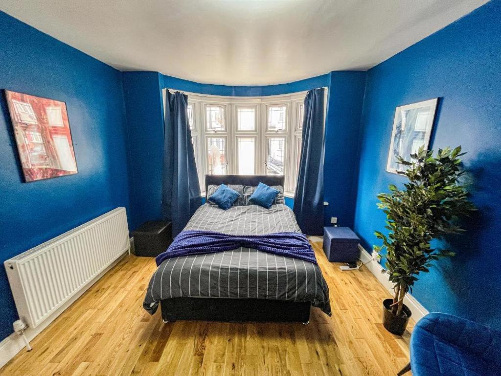 Enquiries East London Townhouse by Harlington view 5