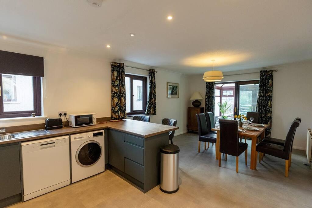 UNDERWOOD COTTAGE - Peaceful House in Kendal with views of Cumbria view 4