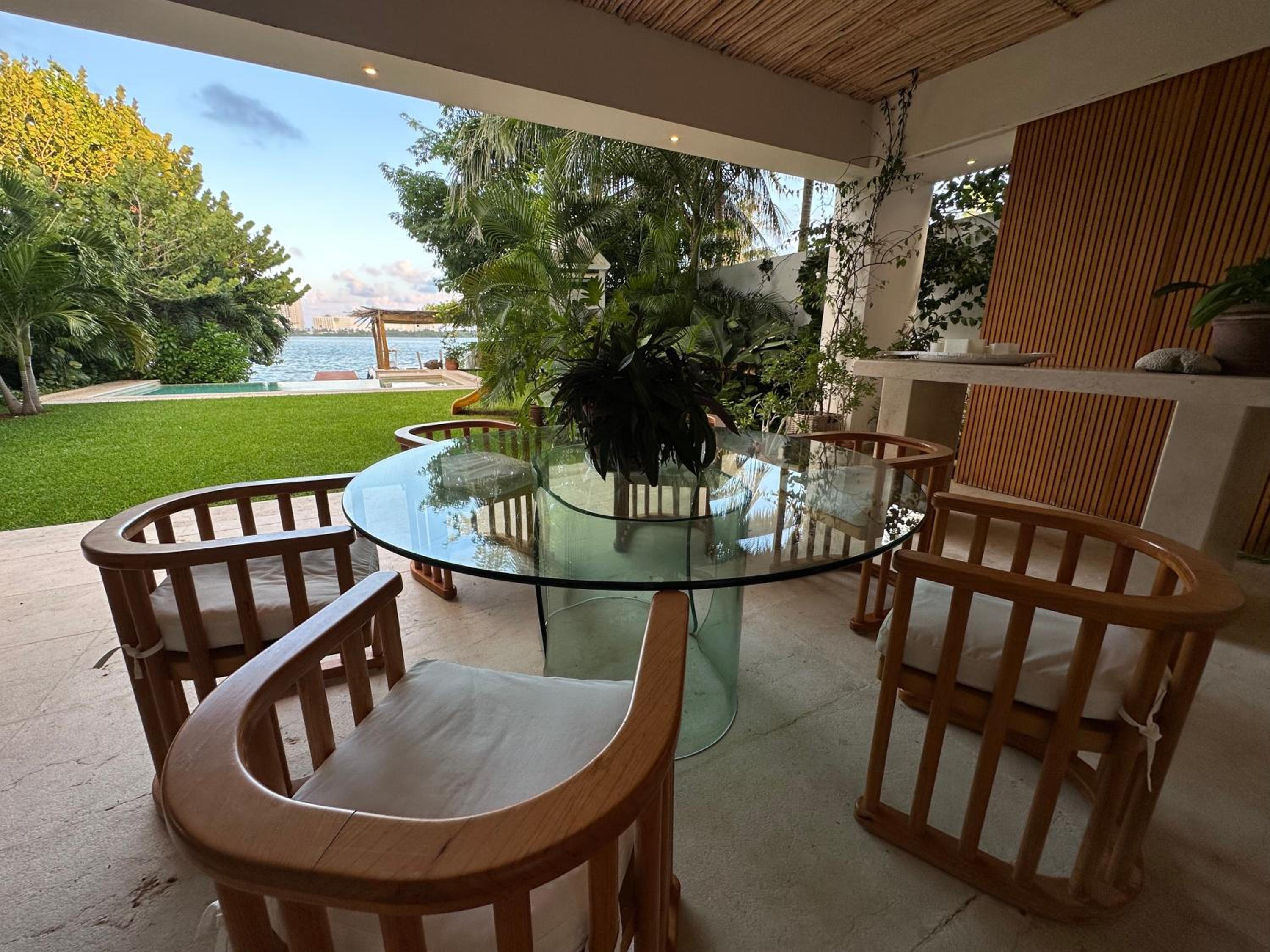 4BR Lakefront Villa with Private Pool by Solmar Rentals