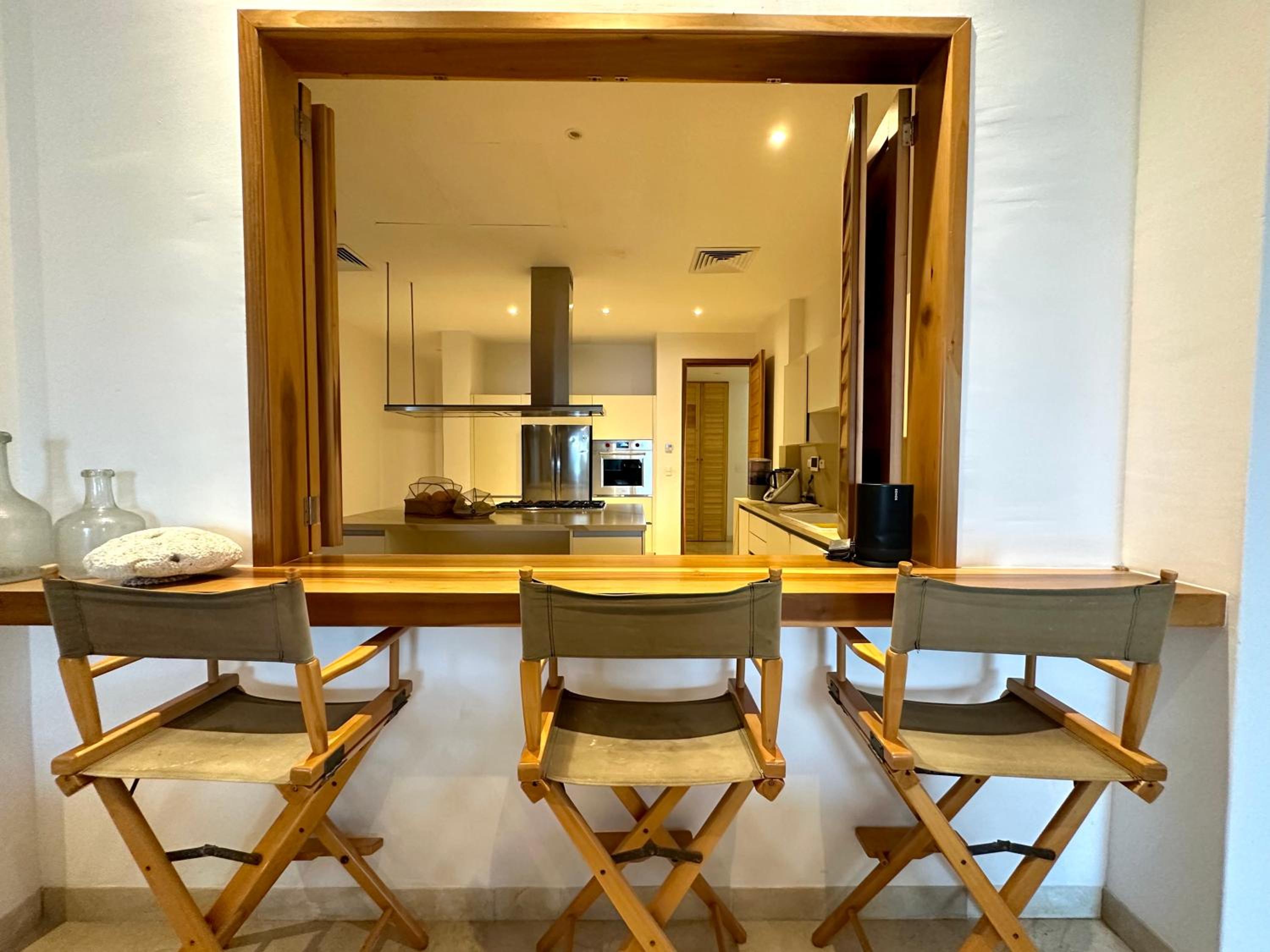 4BR Lakefront Villa with Private Pool by Solmar Rentals
