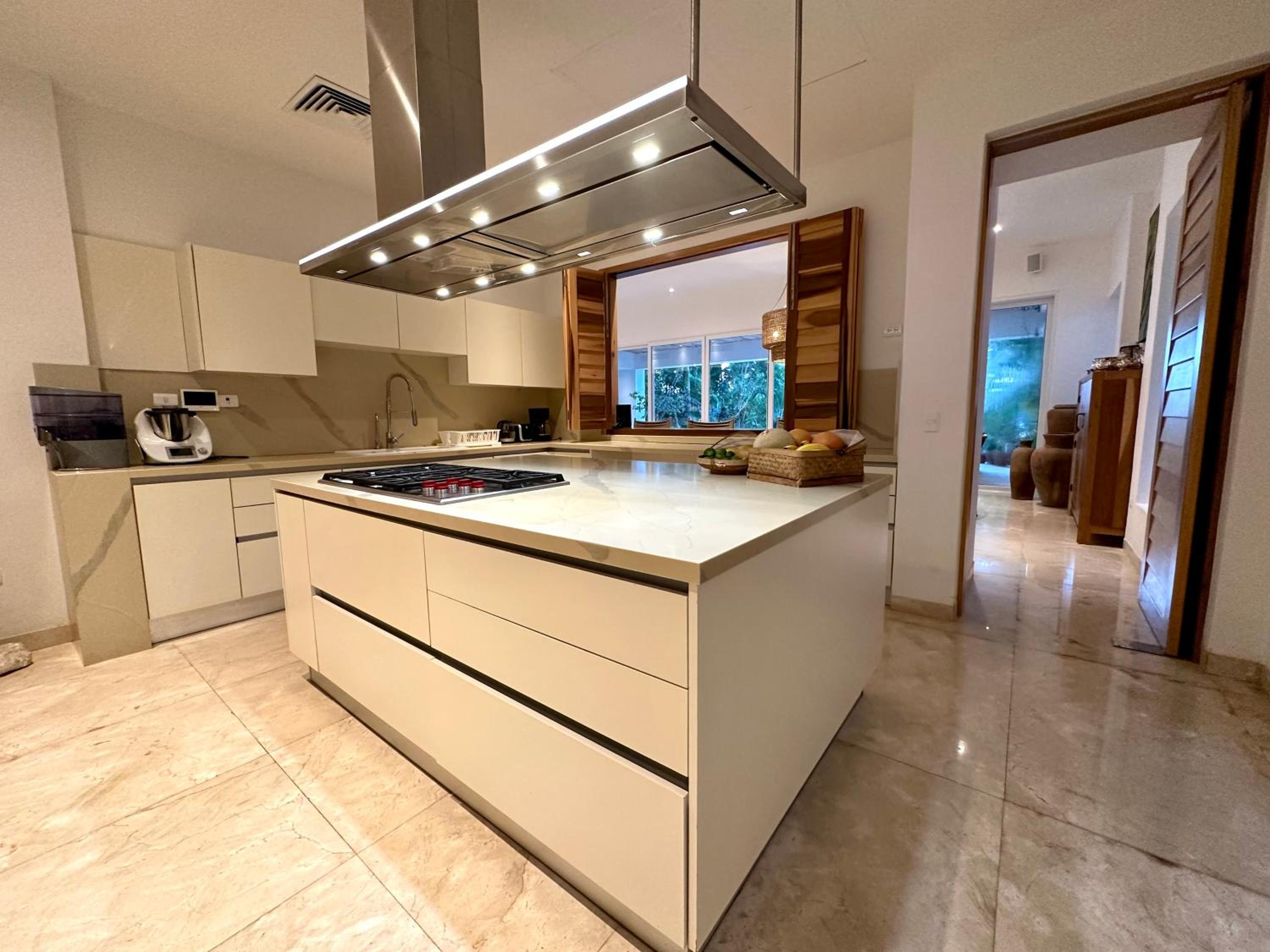 4BR Lakefront Villa with Private Pool by Solmar Rentals