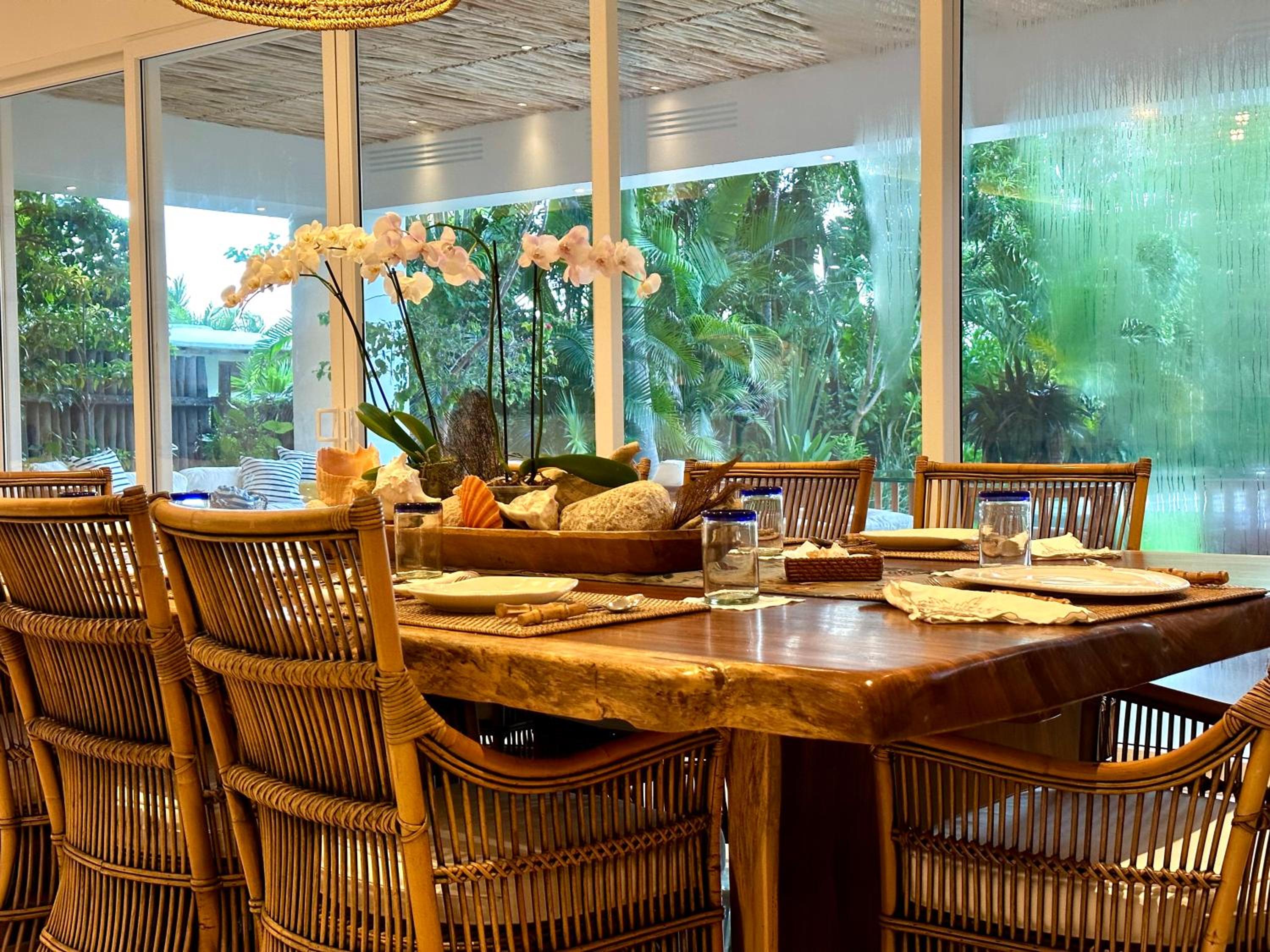 4BR Lakefront Villa with Private Pool by Solmar Rentals